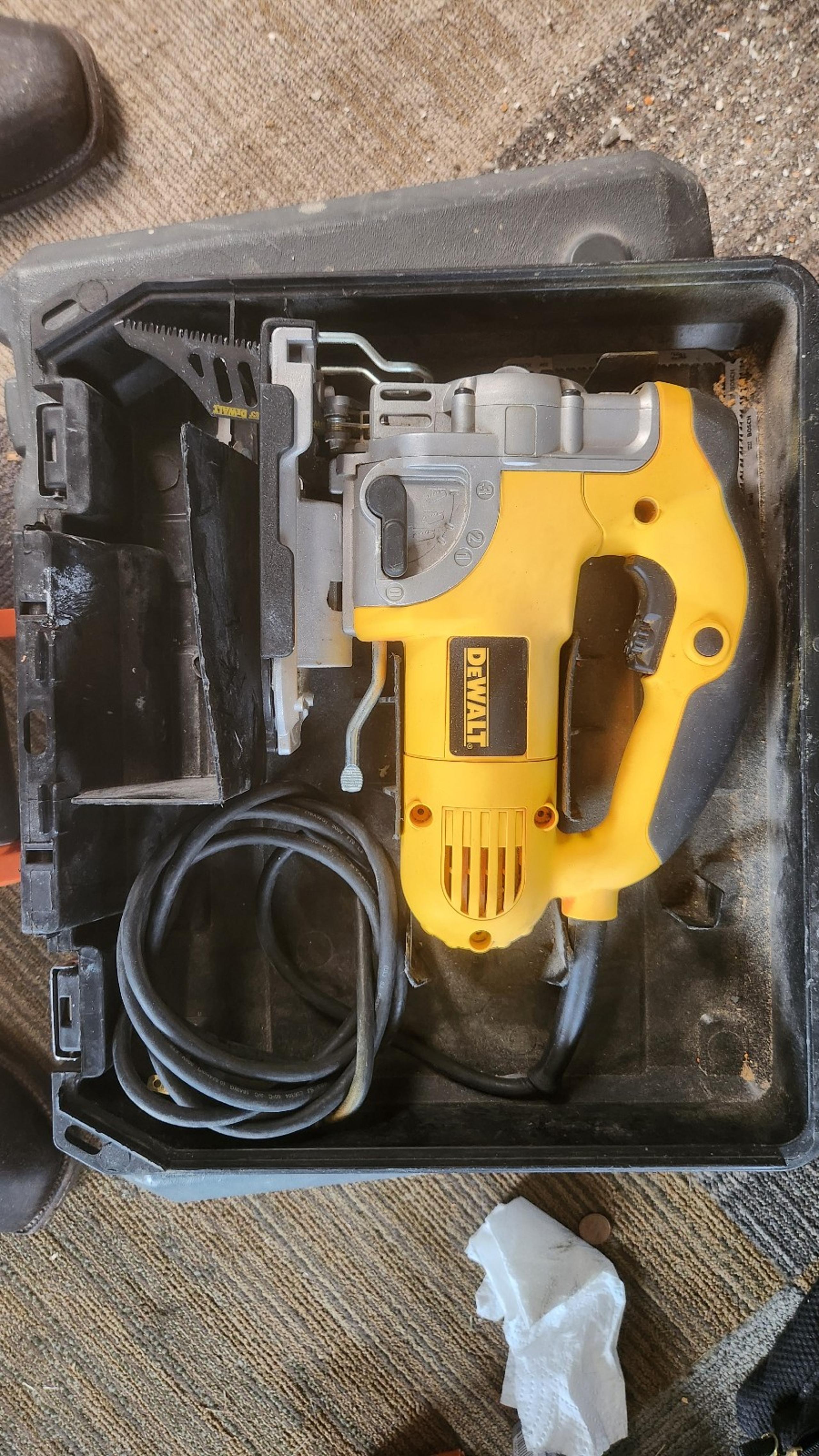 DeWalt Corded Jig Saw Orbital Variable Speed Metal Fiberglass Plastic DW331K