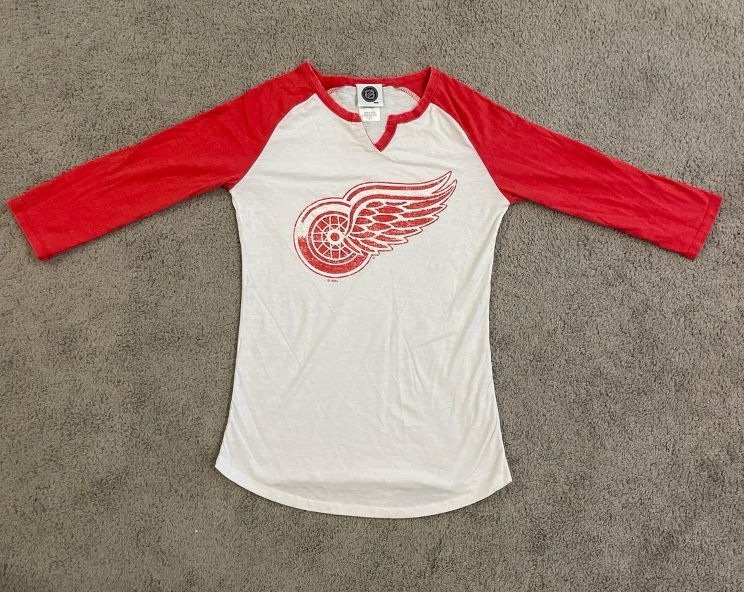 NWOT Women’s Detroit Red Wings Long Sleeve Tshirt