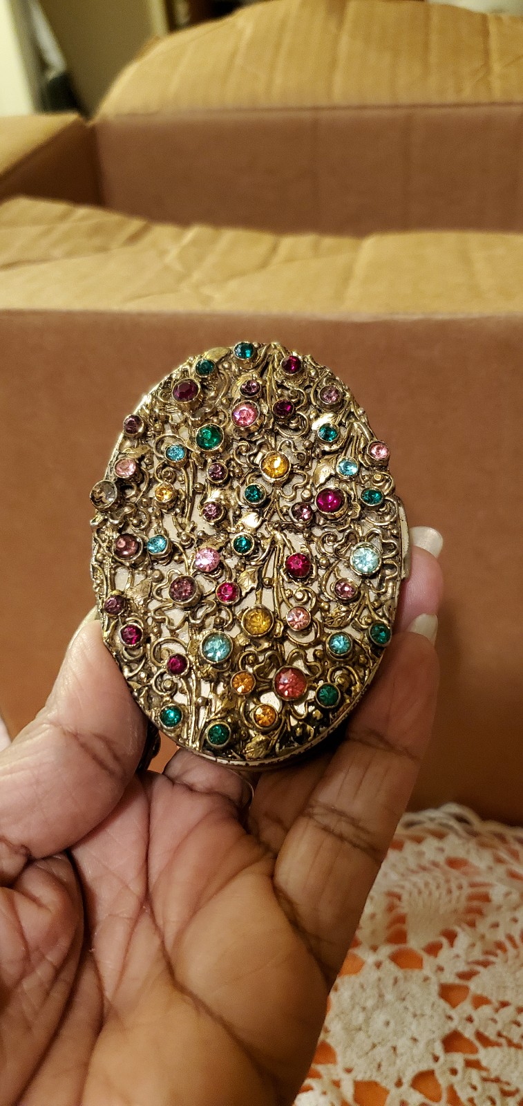 1940's Dorset 5th Ave Oval Rhinestones Empty Powder Compact