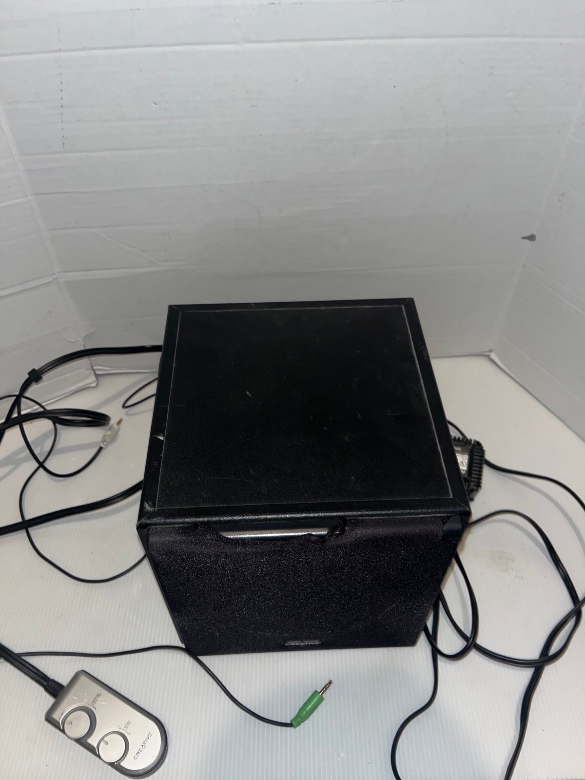 CREATIVE I-TRIGUE 3200 - 2.1 Powered PC Subwoofer , remote , & cord