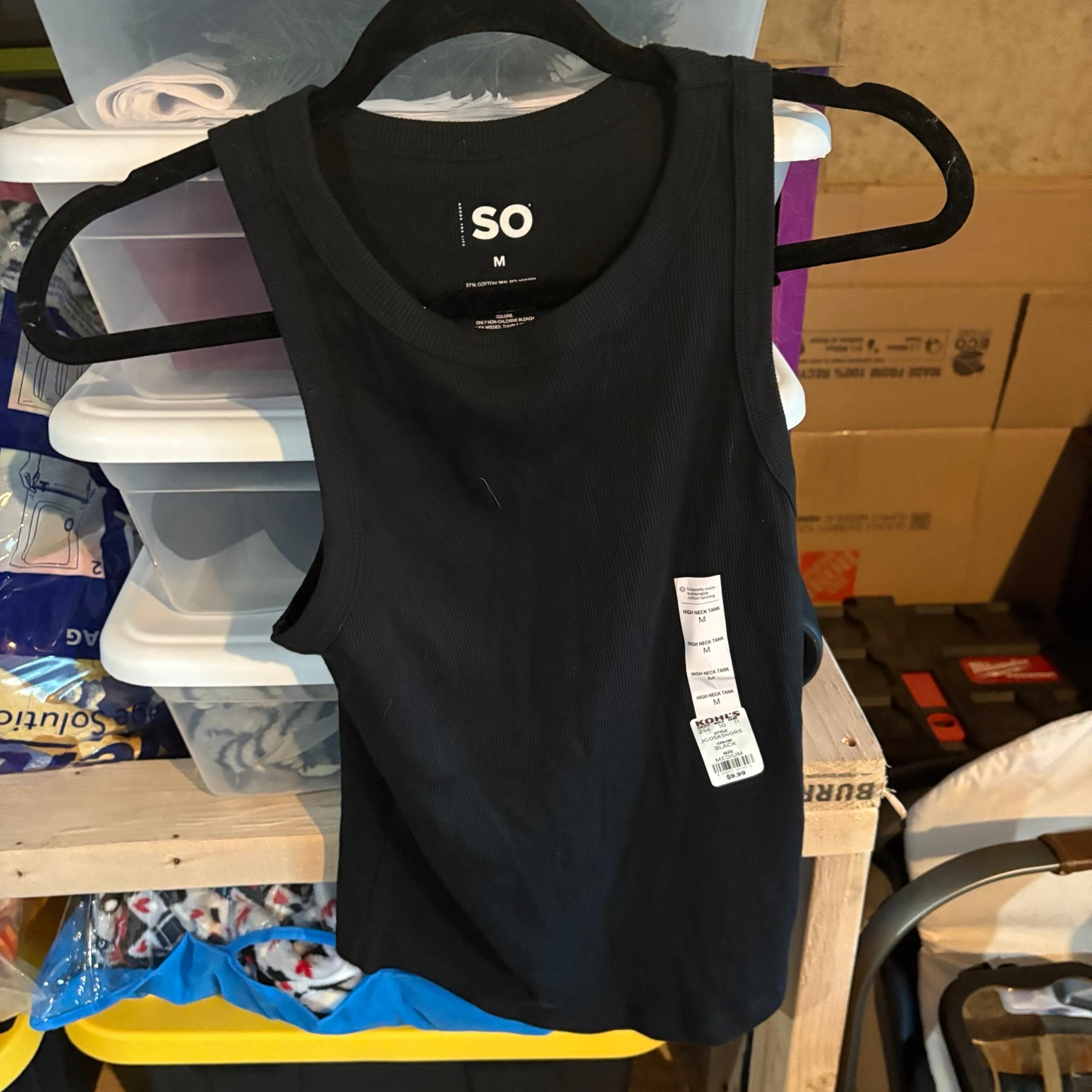 NWT Summer Women’s Tank Size Medium