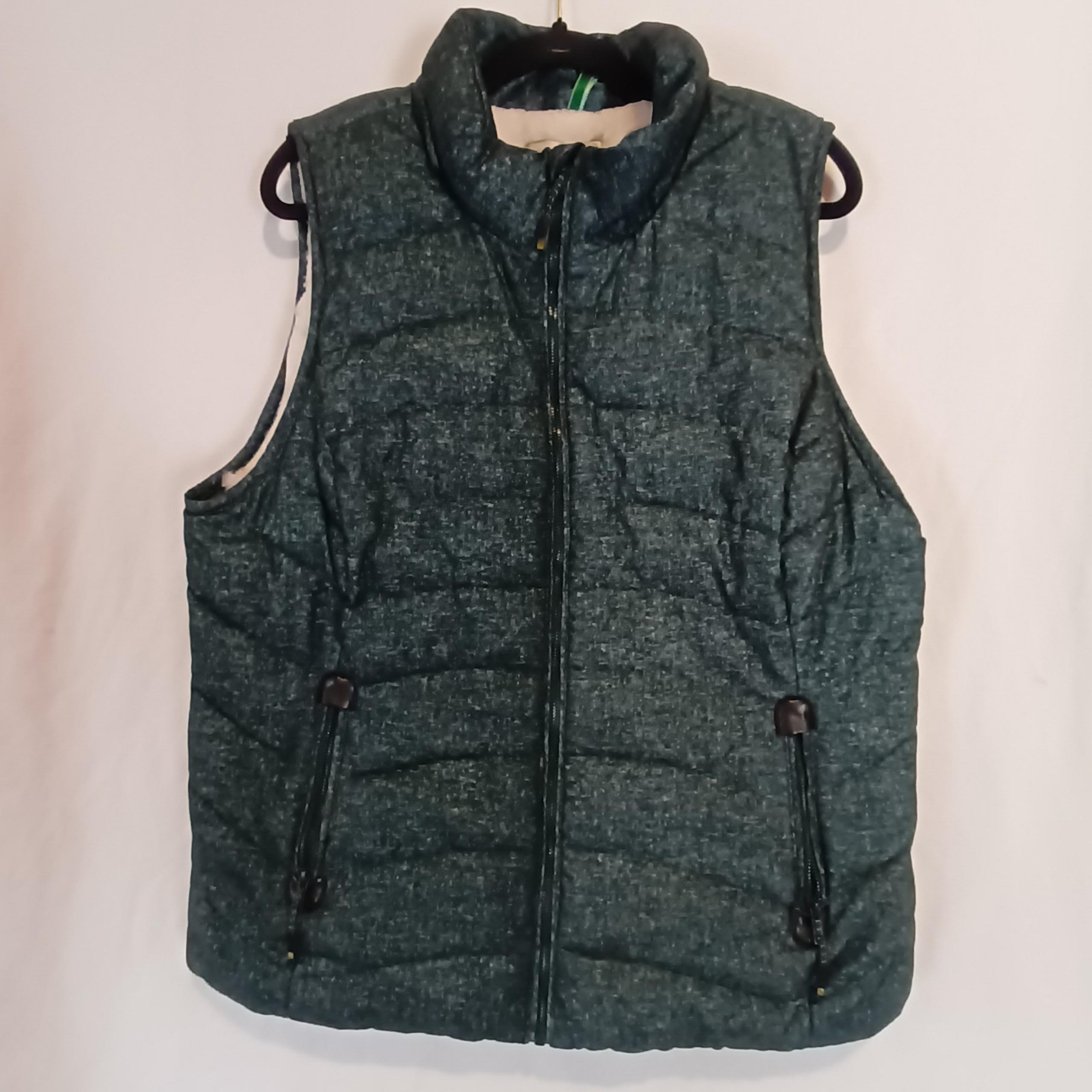 Women's green tea fur lined puffer vest. Xxl.