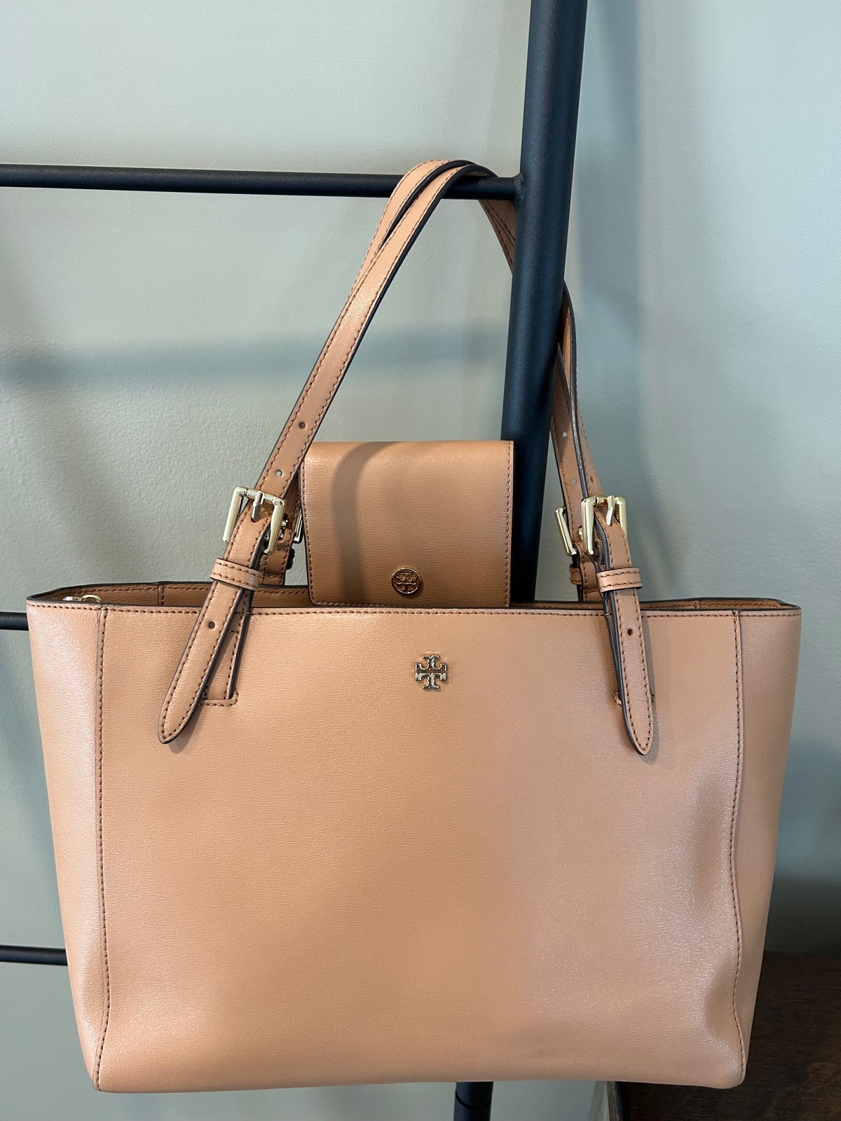 Tory Burch Emerson Buckle Tote with matching Parker mini wallet. Tory Burch Emerson Buckle Tote with matching Parker mini wallet.