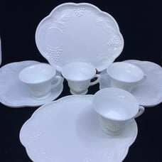Set of 4 Vintage Indiana Colony Harvest Grape Milk Glass Snack Plate Luncheon