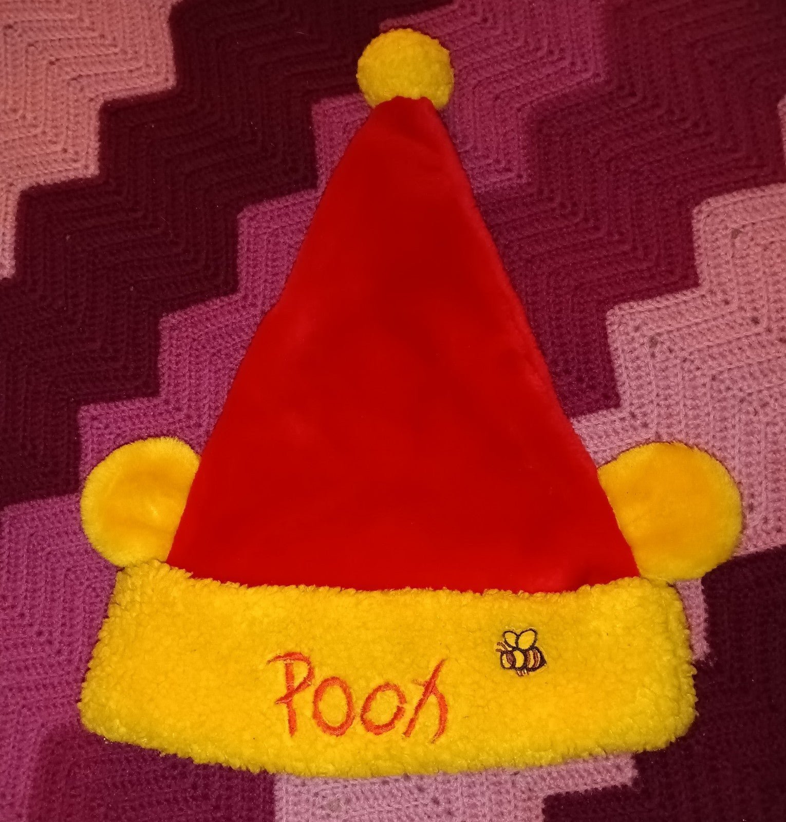 ❤️ DISNEYLAND, Winnie The Pooh Christmas Hat! ❤️ Size: Youth