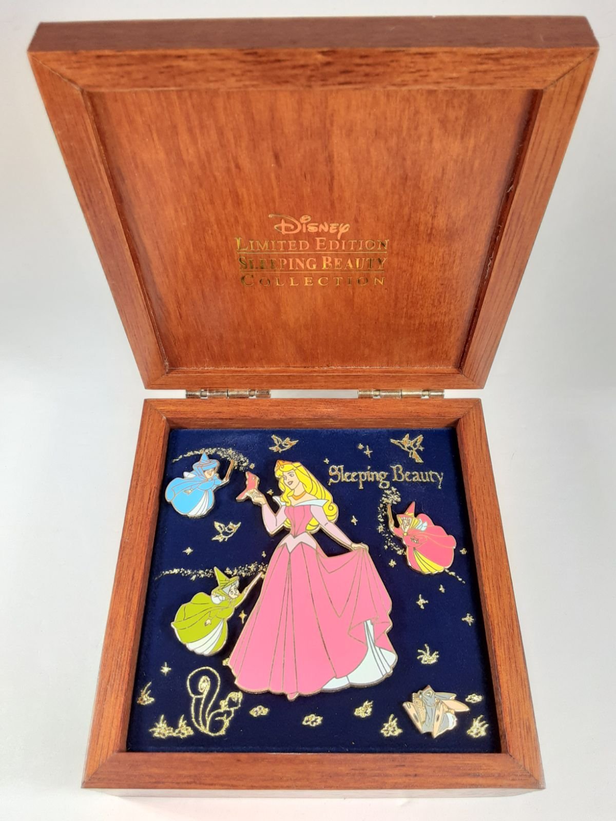 Sleeping Beauty Auroa Disney 5 Pin Set 2002