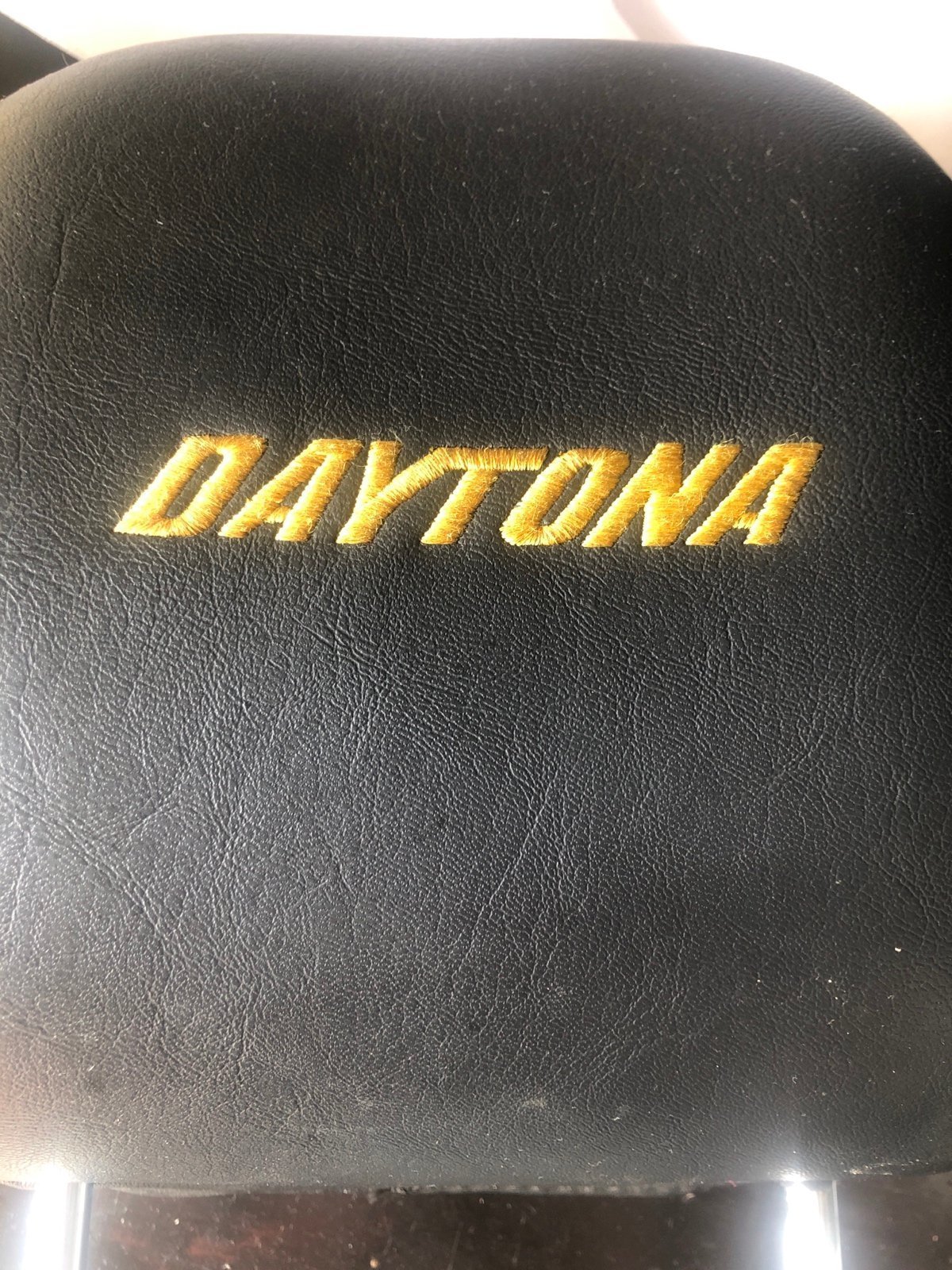 06-10 DAODGE CHARGER DAYTONA RT FRONT L/R SEAT HEADREST YELLOW/BANANA