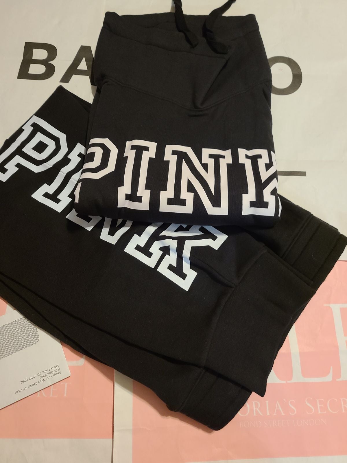 VS PINK SET PULLOVER AND SKINNY JOGGER