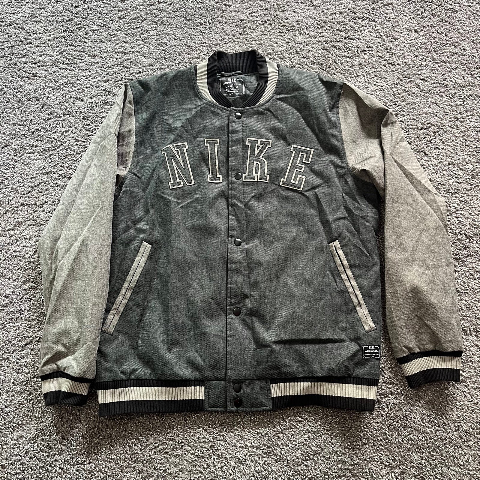 Vintage Nike SB Skateboarding Haze Snap Varsity Jacket Grey Black Mens Large