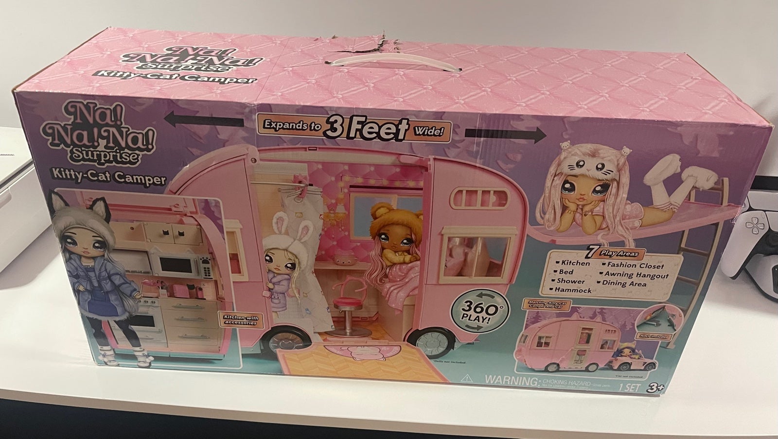 Na na na surprise kitty-cat camper