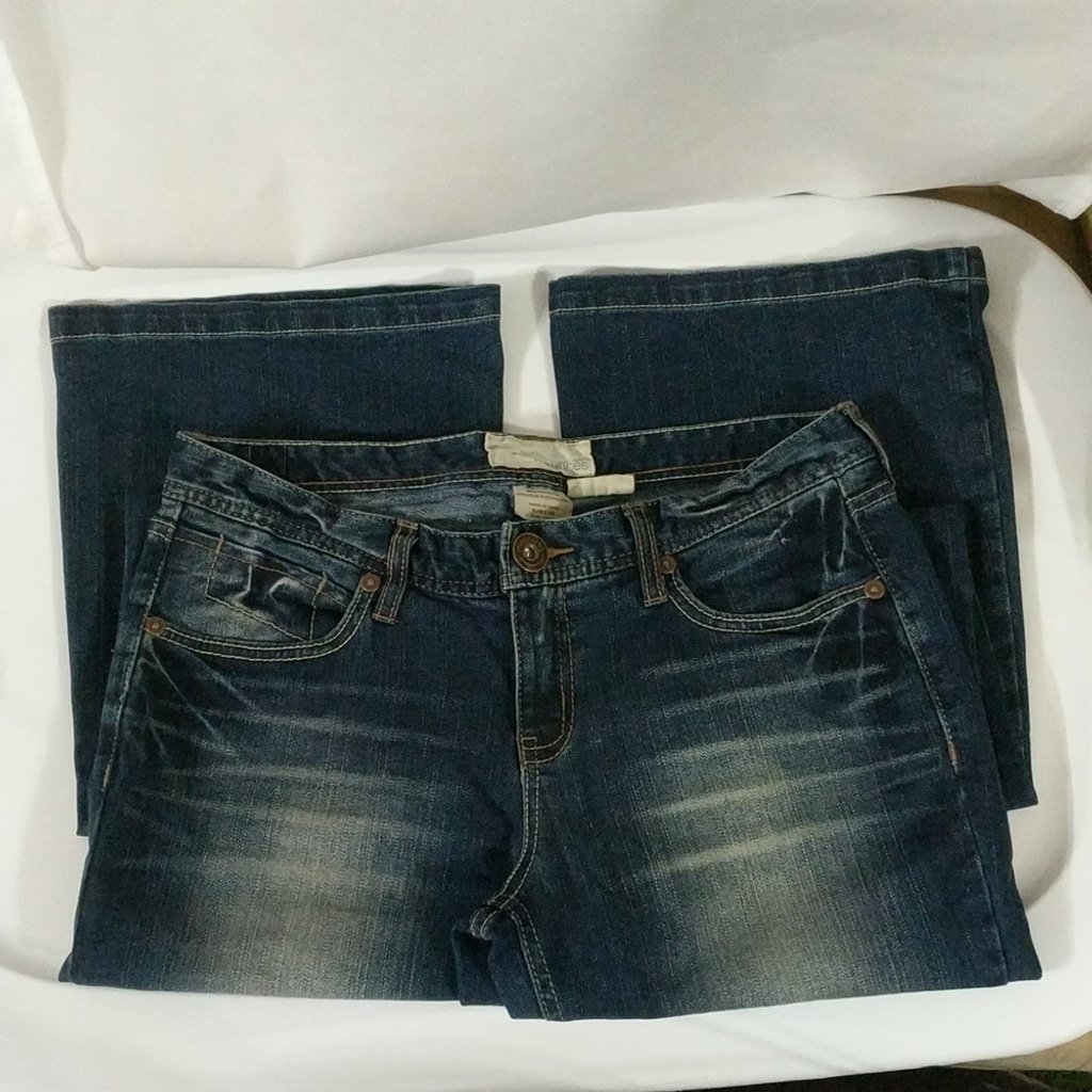 Maurices Molli Flare Leg Dark Wash Jeans - size 5/6 Long