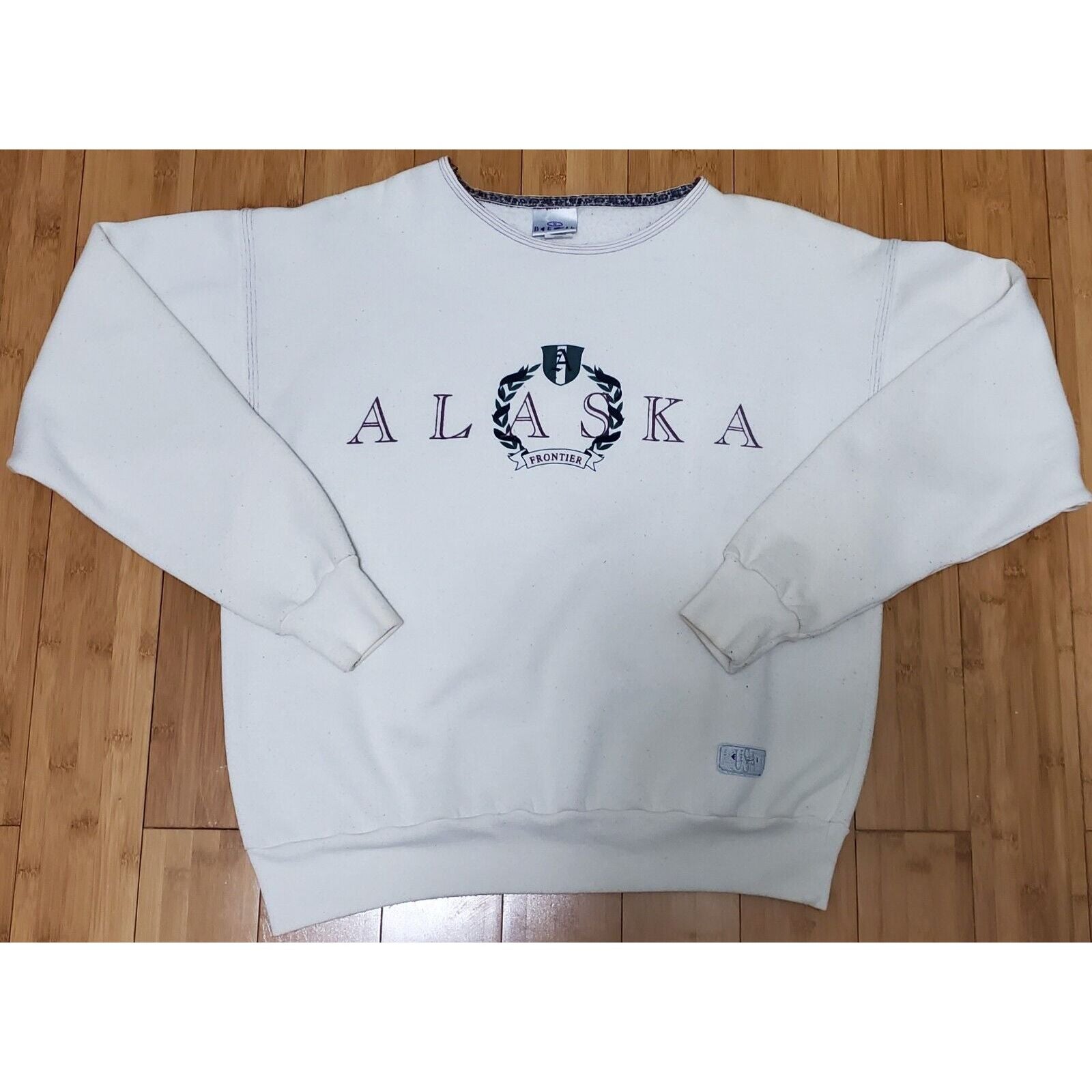 Vintage 1980s Beezil Brand Alaska Frontier Crew Neck Sweatshirt White Mens M