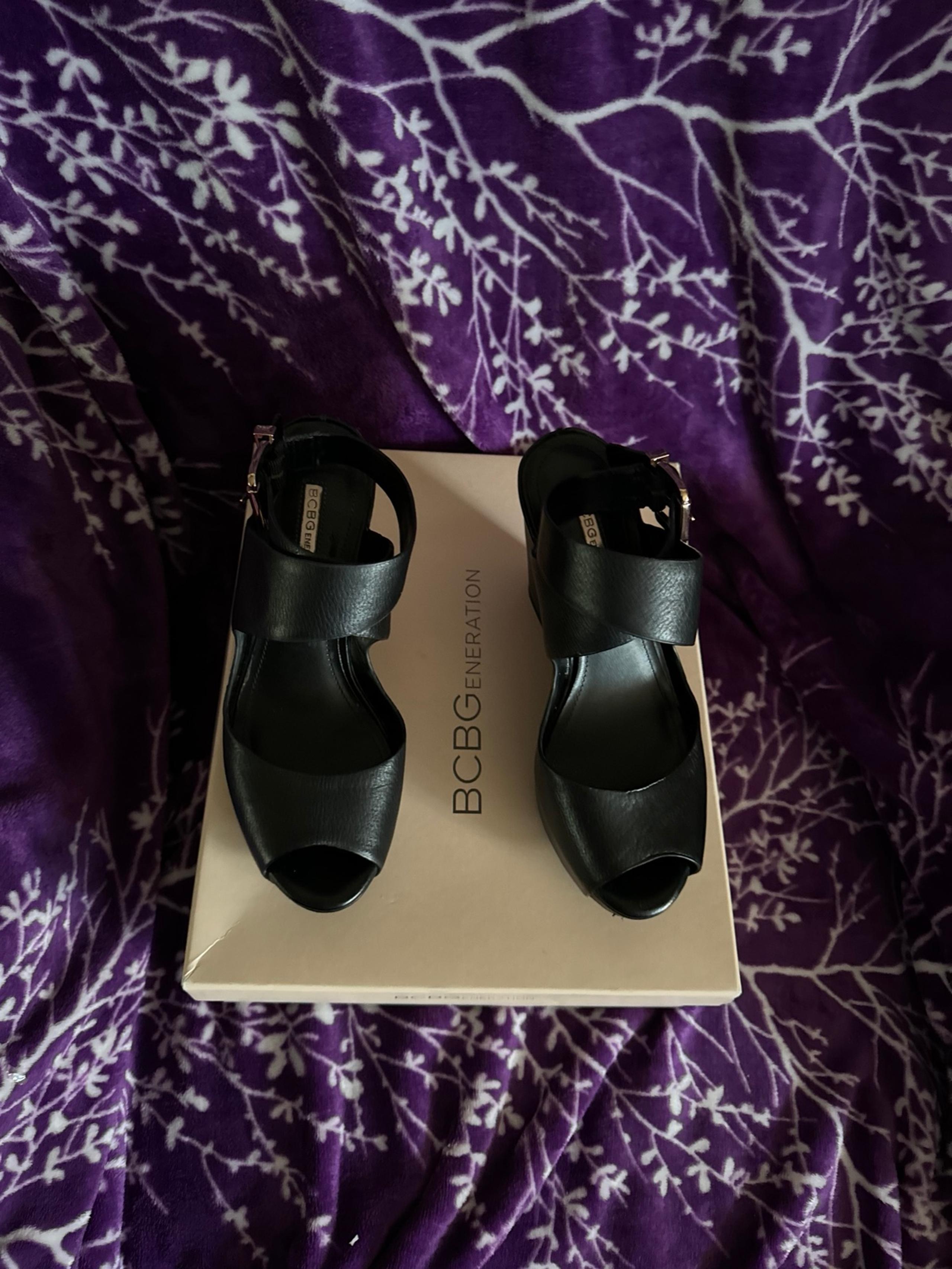 Bcbgmaxazria black platform sandals