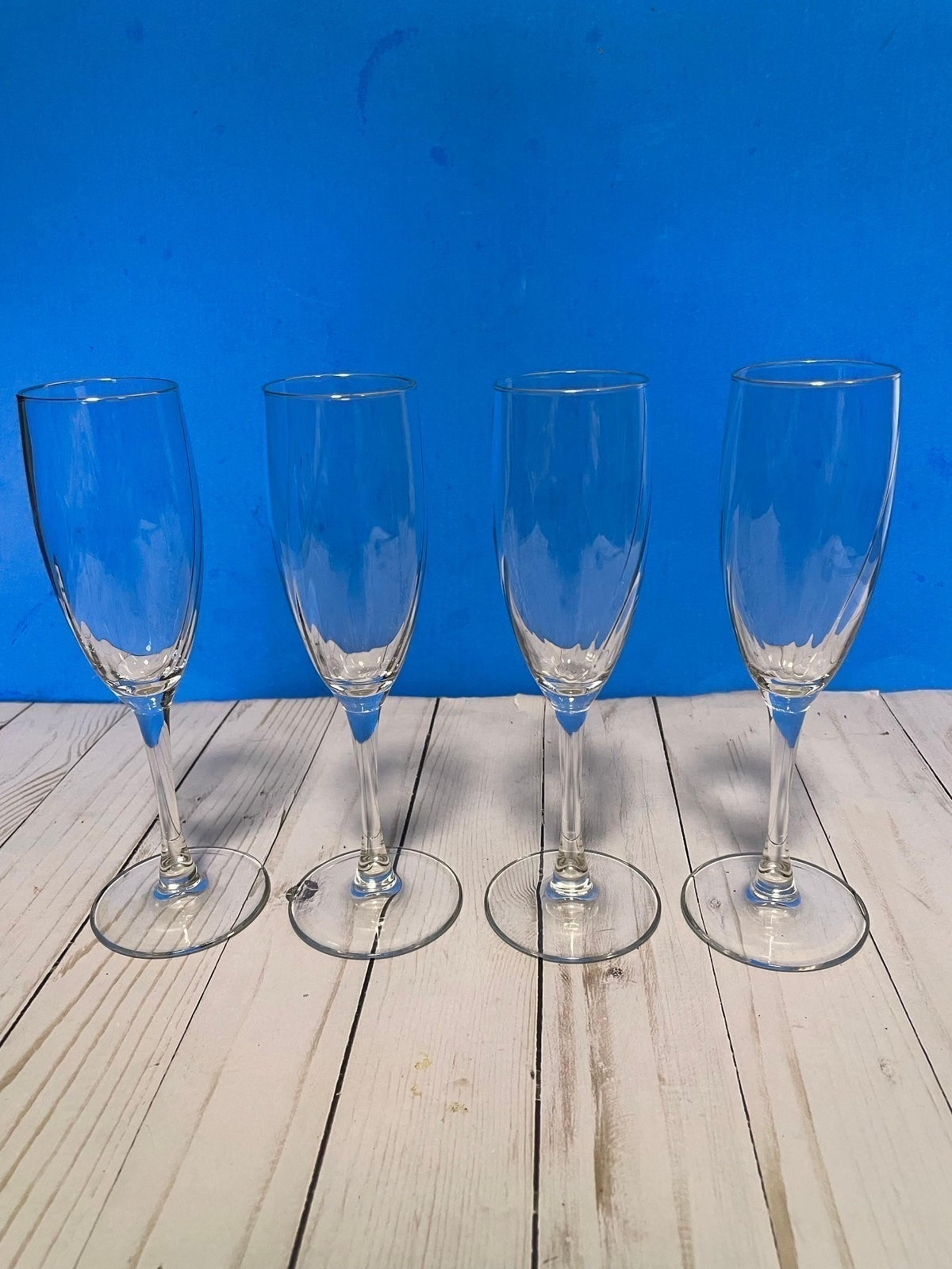 Set of 4 Gold Rimmed Flute Glasses