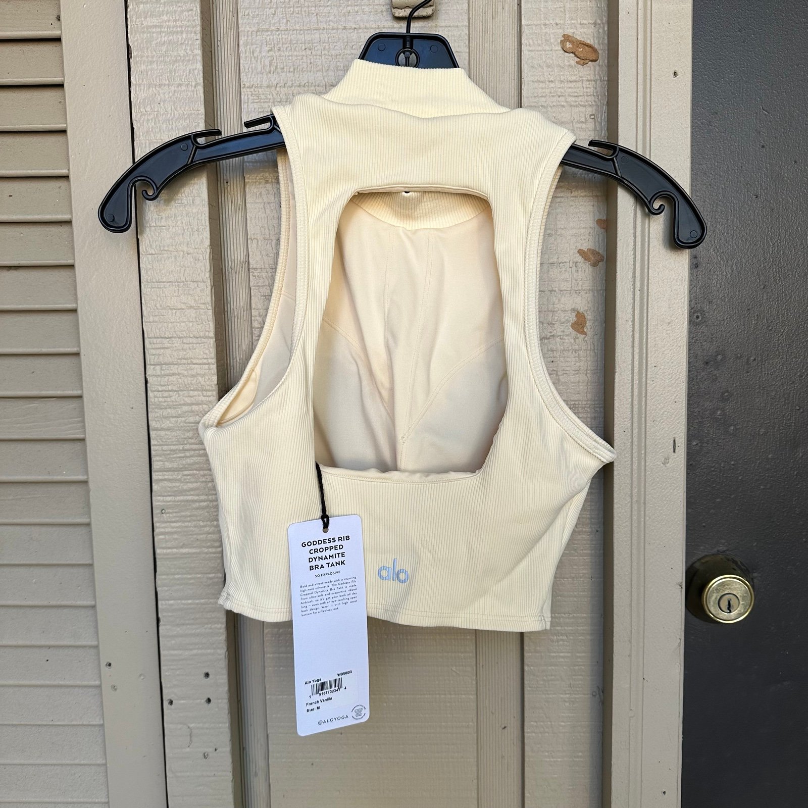 New with tags Alo “Goddess Rib Cropped Dynamite Bra Tank” Size Medium