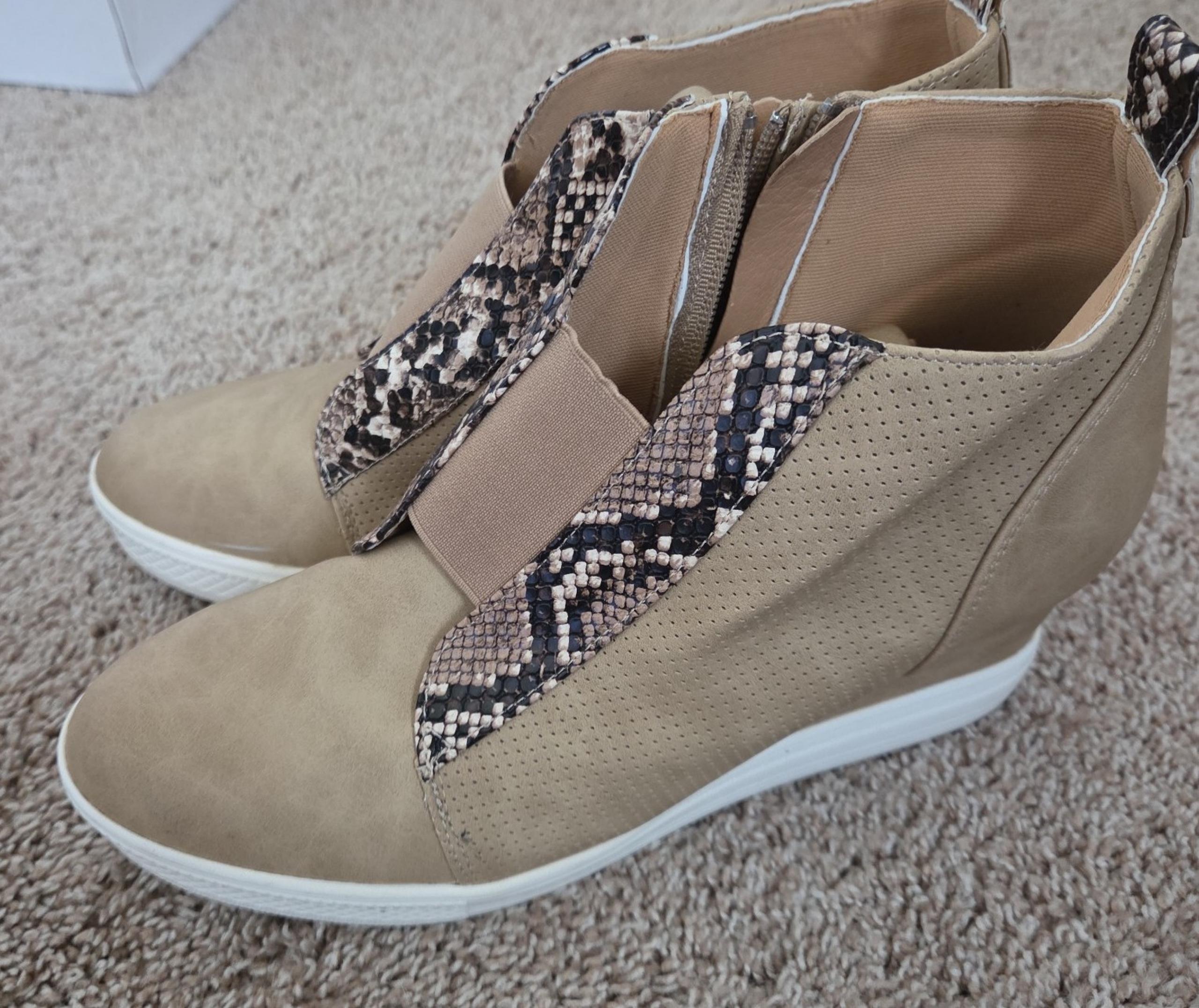 Platform sneakers