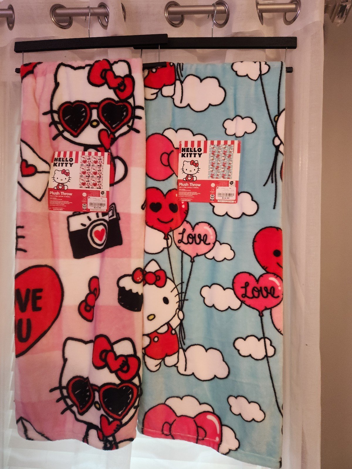 Hello Kitty valentines blanket
