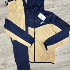 Nike Tech Small