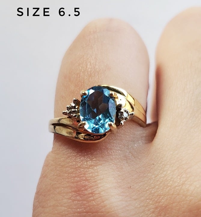 Vintage 10KT Gold Blue Topaz Diamond Ring Size 6.5