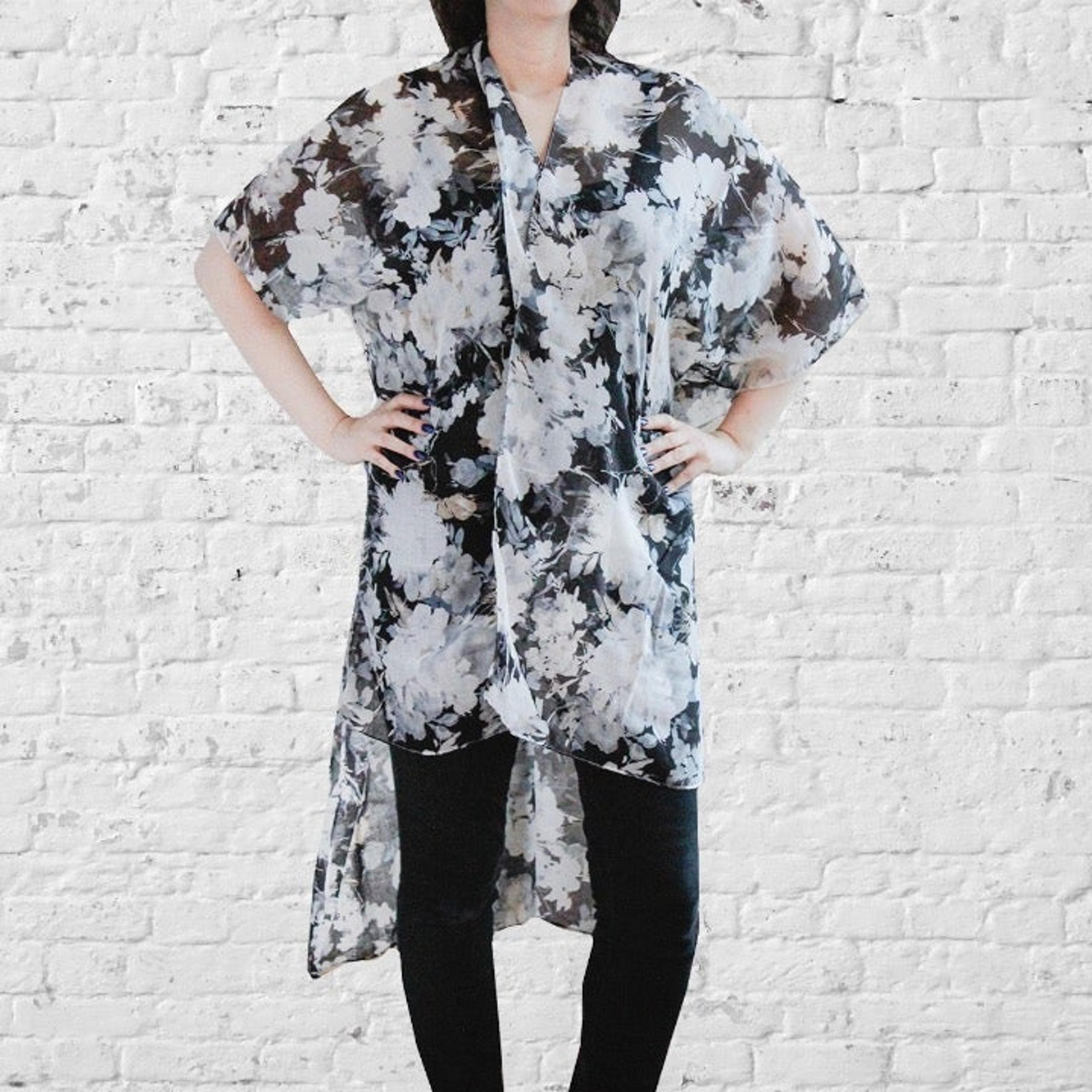Zoe Madison Black/White Floral Kimono