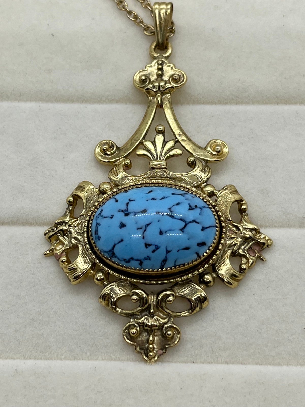 Vintage Whiting Davis Turquoise 3” Pendant 9 1/2” Necklace.