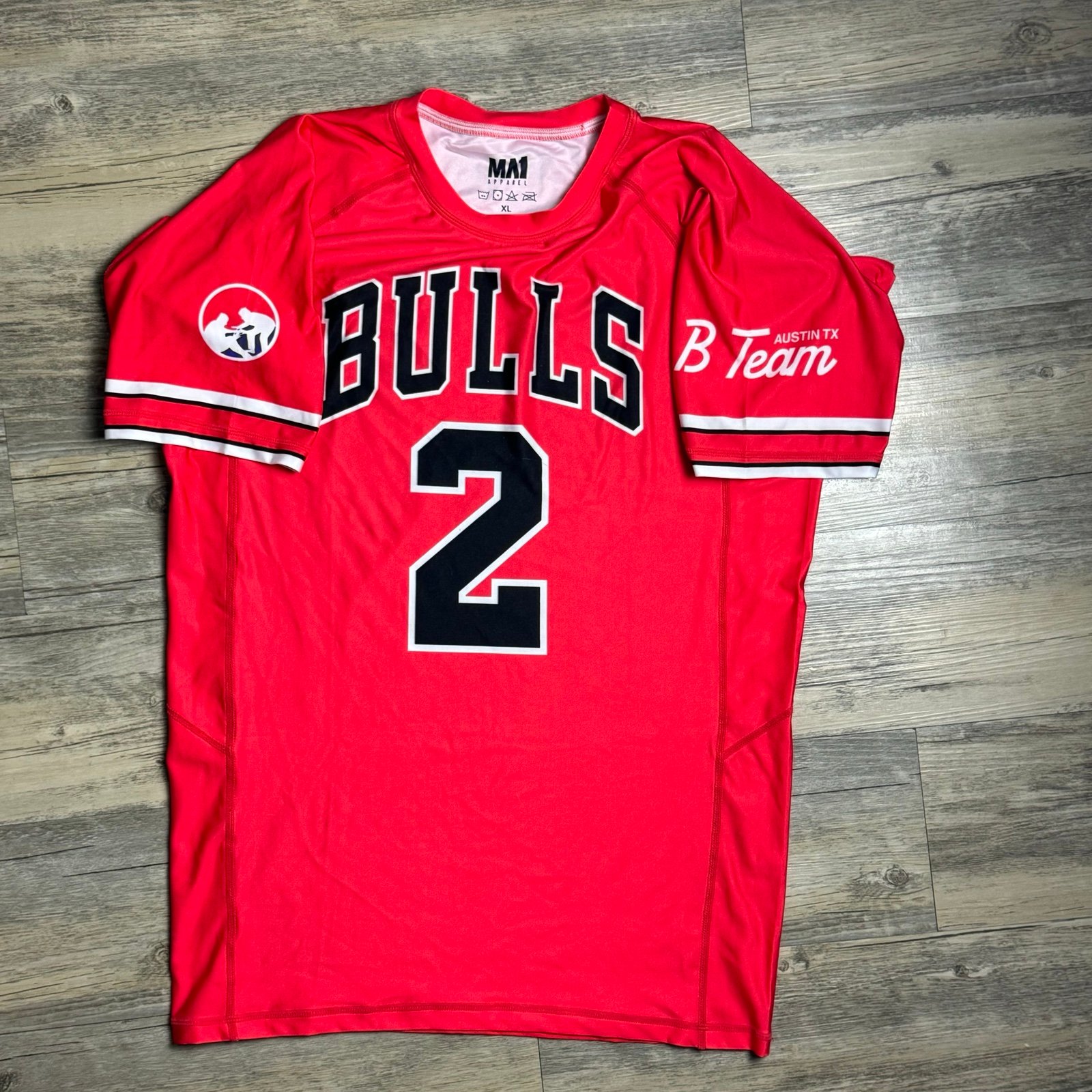 B-Team Bulls MA1 Rashguard (XL)