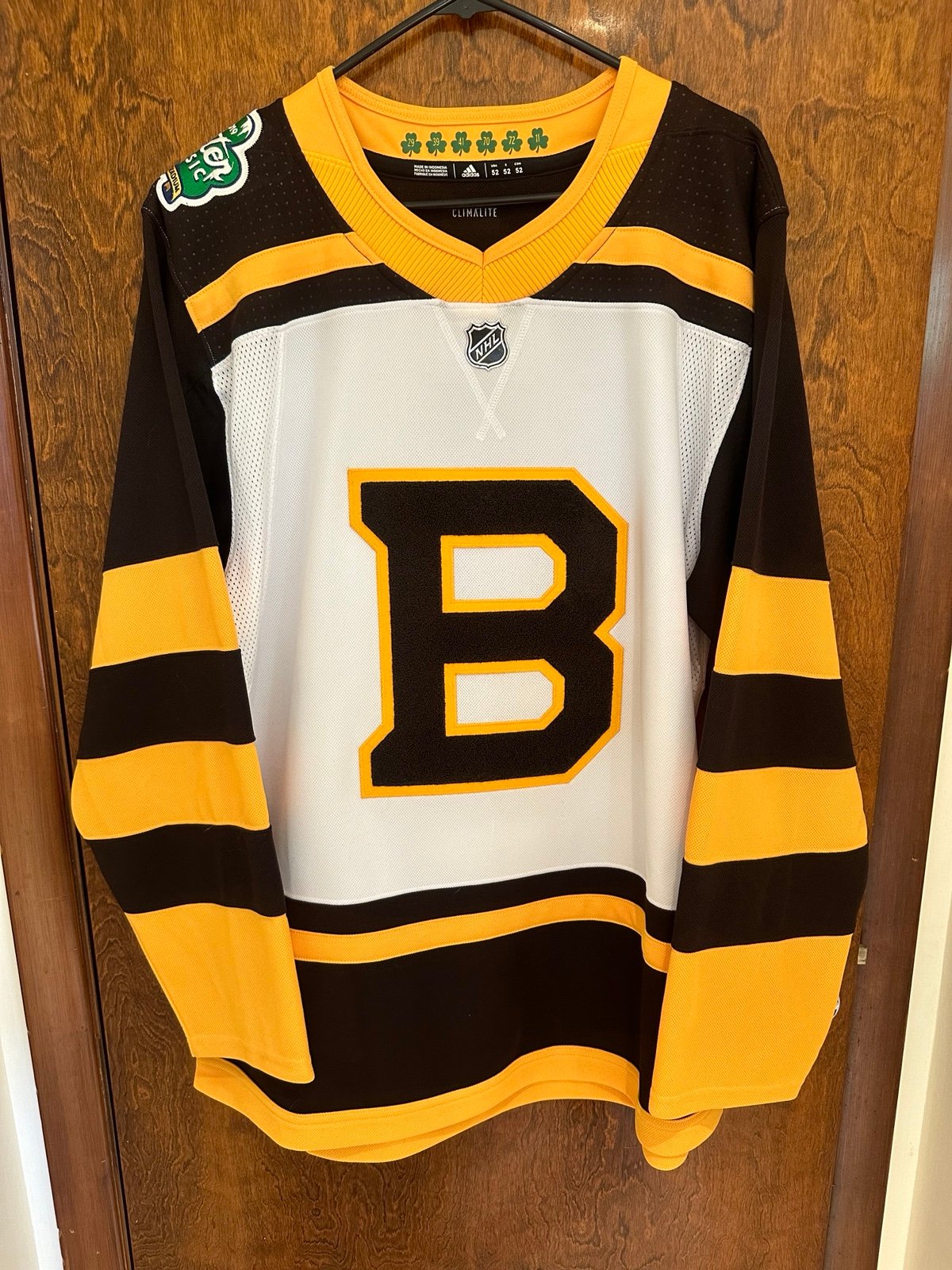 Boston Bruins Adidas 2019 winter classic jersey (52) NWOT