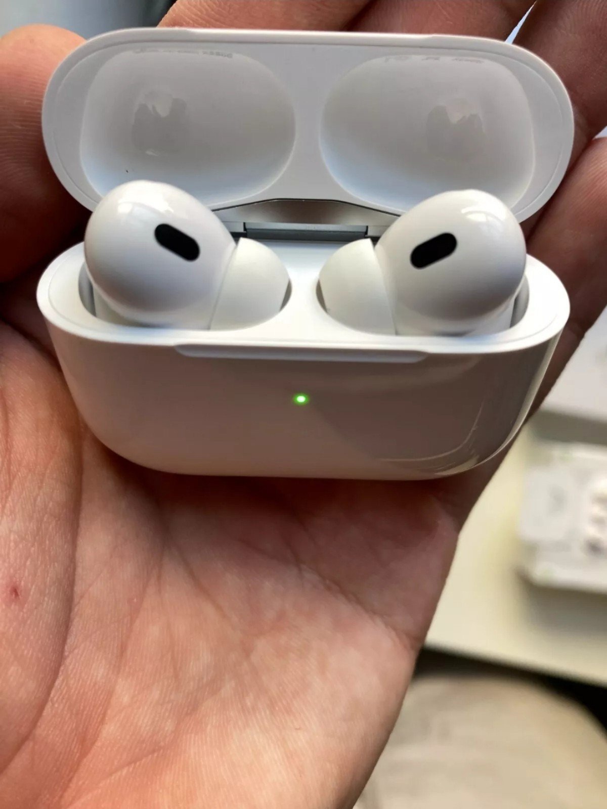 Airpods Pro 2 BRAND NEW SEALED (NEGOTIABLE)