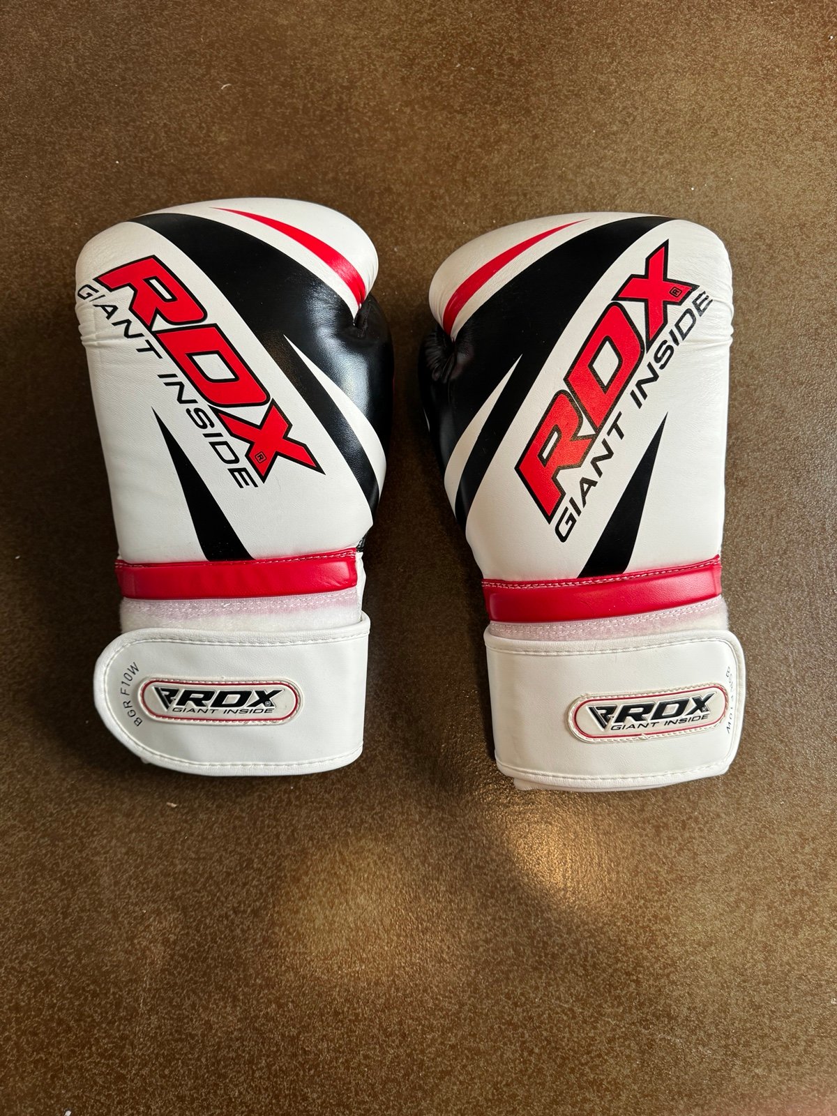 RDX Giant Inside Quadro-Dome Boxing Gloves BGR F10W 16 oz