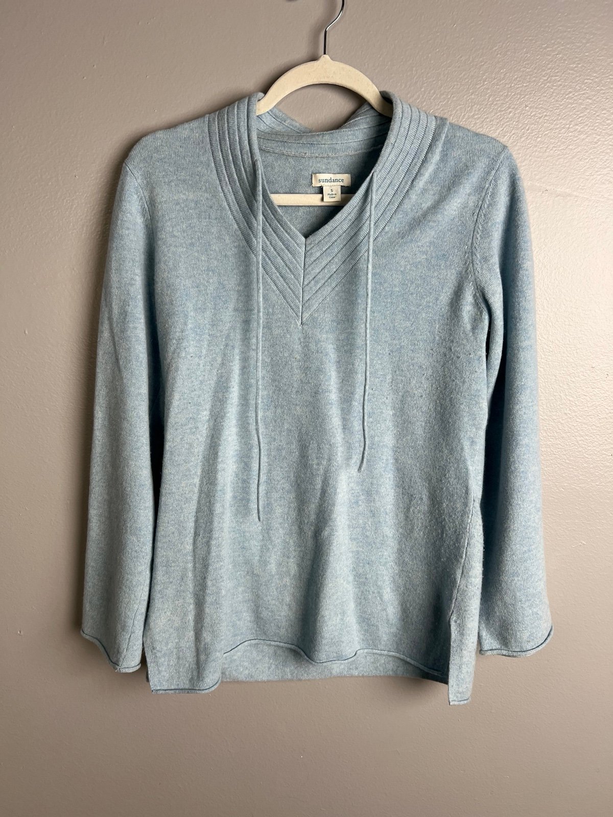Sundance 100% Cashmere Beautiful Blue Sweater- Small
