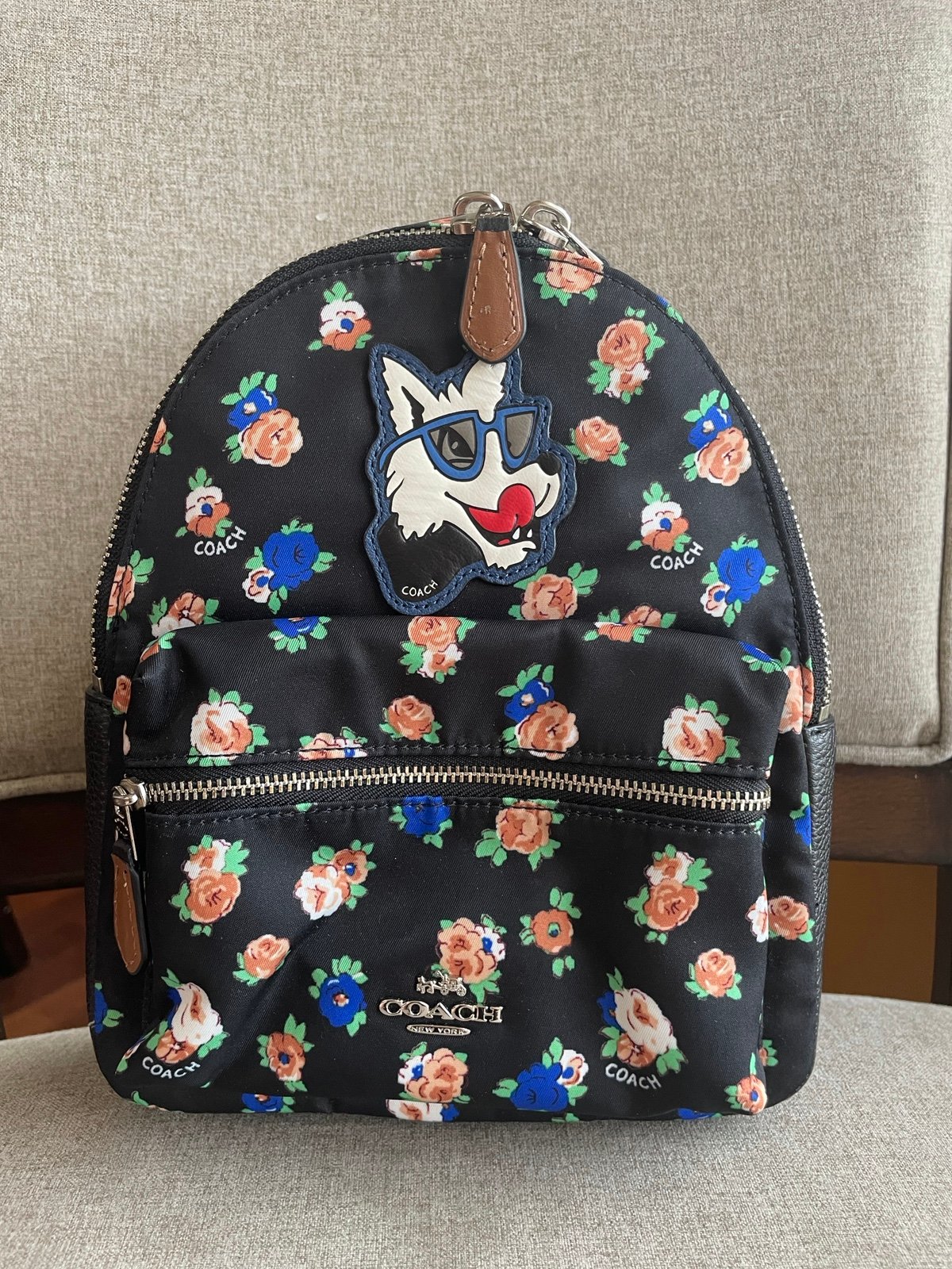 NWT！COACH MINI CHARLIE BACKPACK IN TEA ROSE FLORAL PRINT NYLON (COACH F57636)