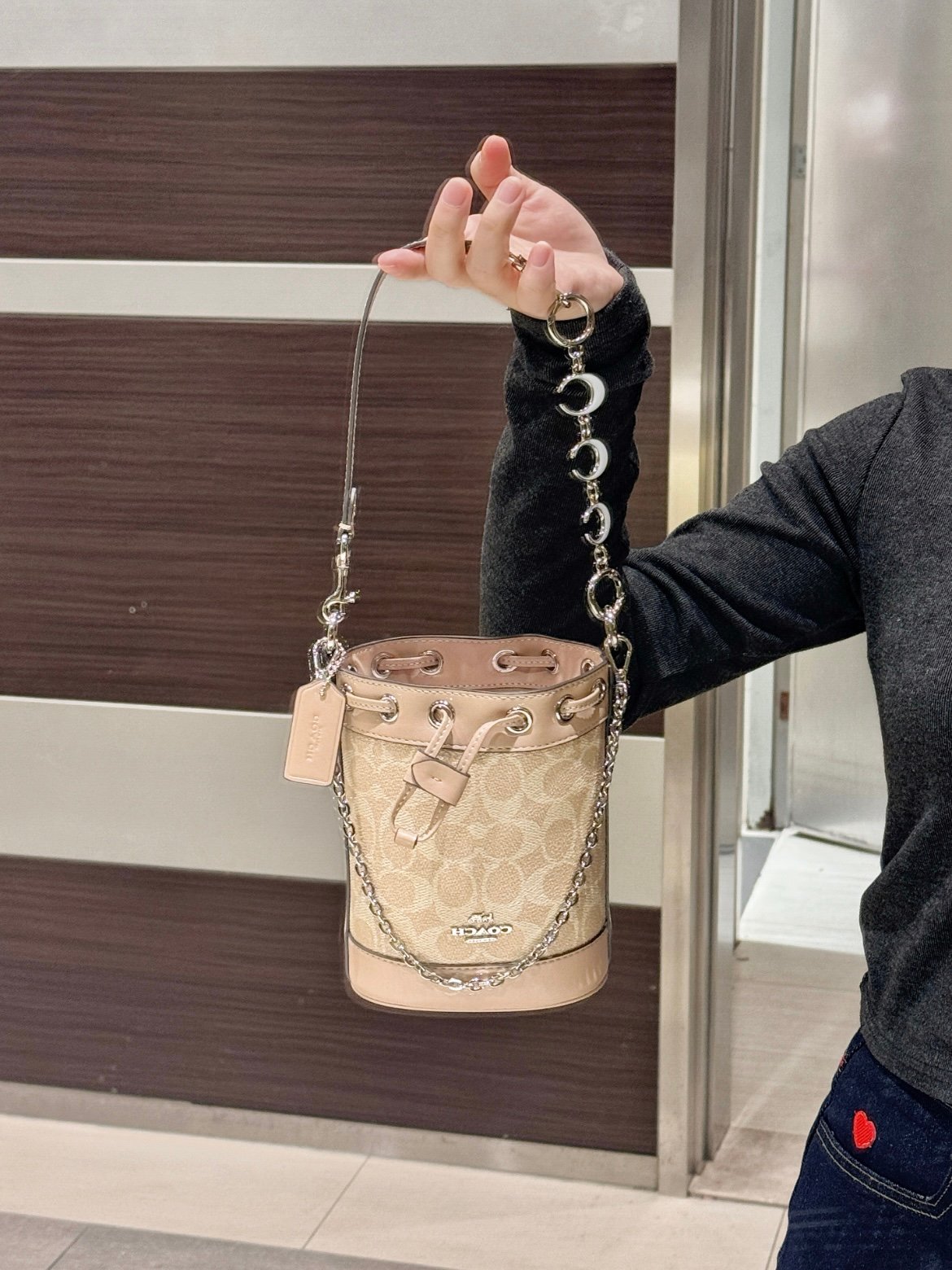 NWT！COACH MINI BUCKET BAG IN SIGNATURE CANVAS（COACH CW299）