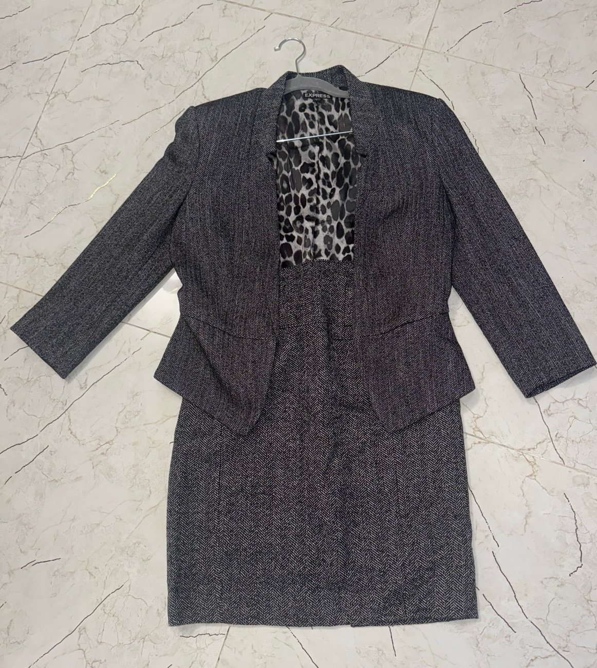 Express Suit 4/6