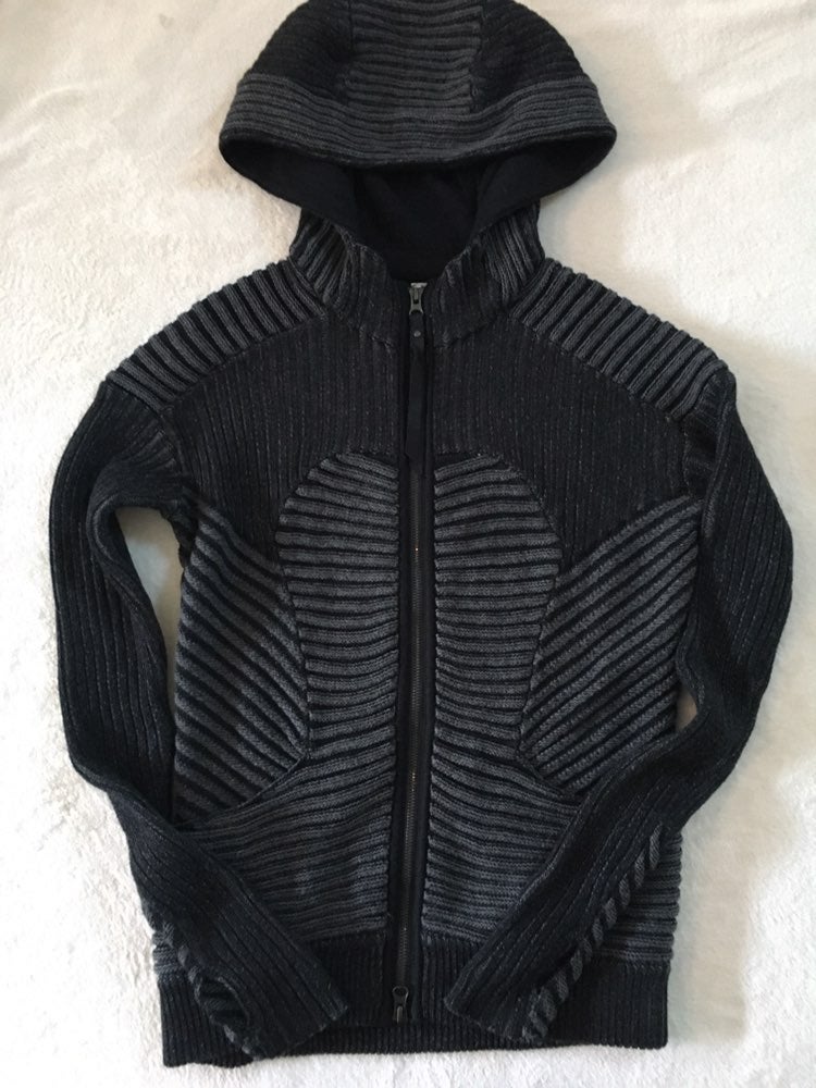 Lululemon Embrace Knit Hoodie 4 6