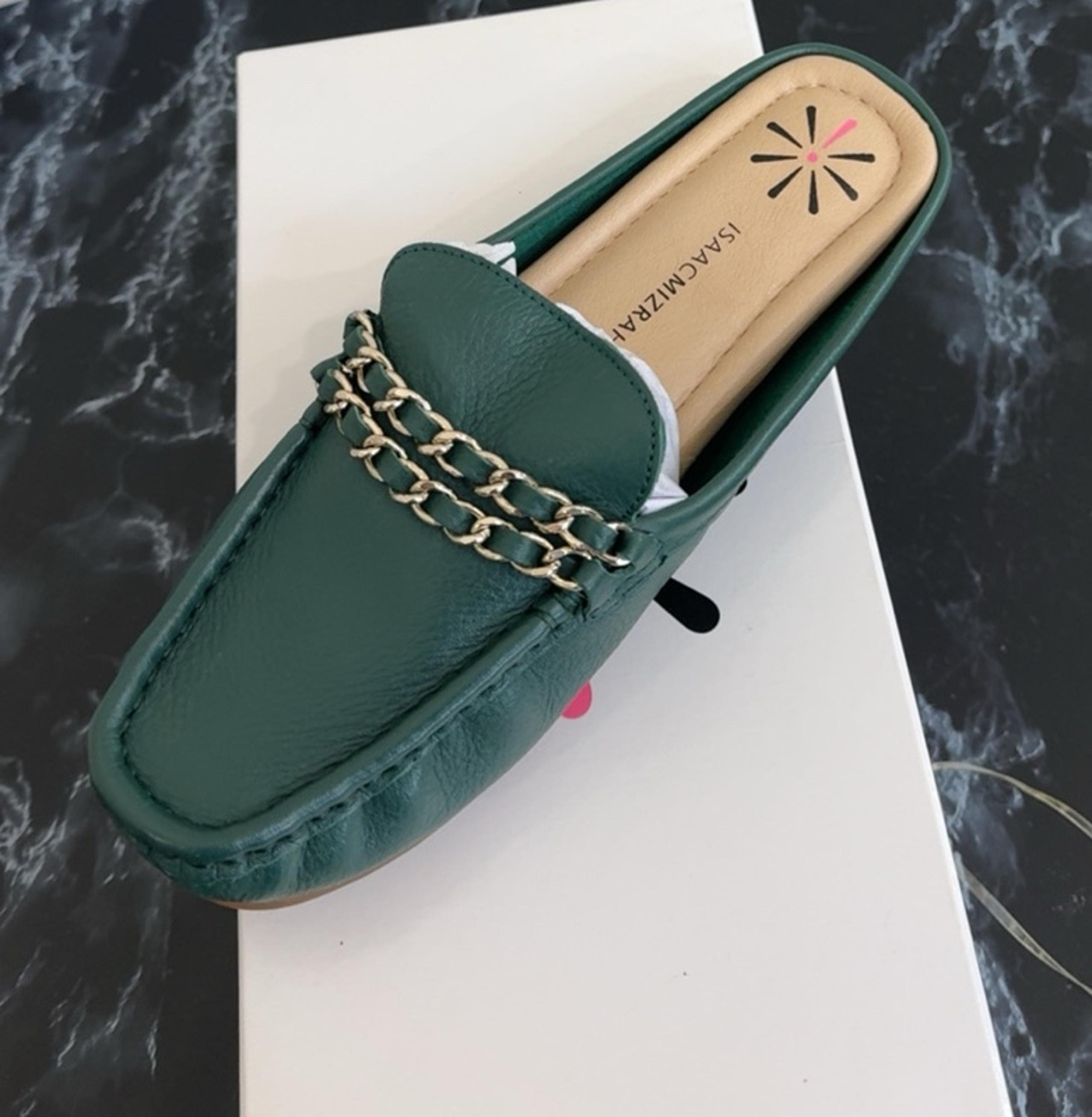 Isaac Mizrahi Chain Calypso Green Leather Loafer Women's Size 6 W Slip-On Shoes