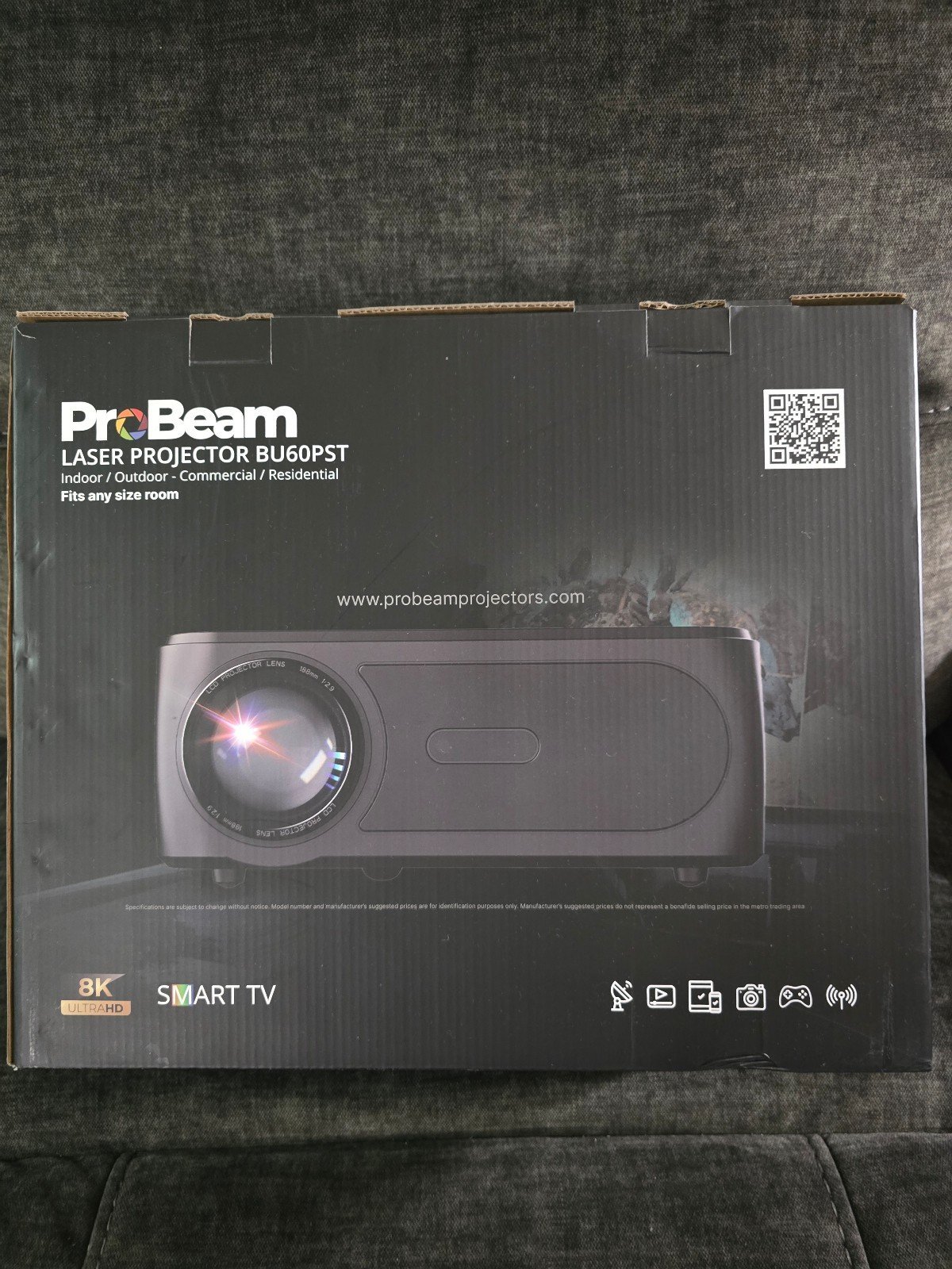 Projector and projector screen