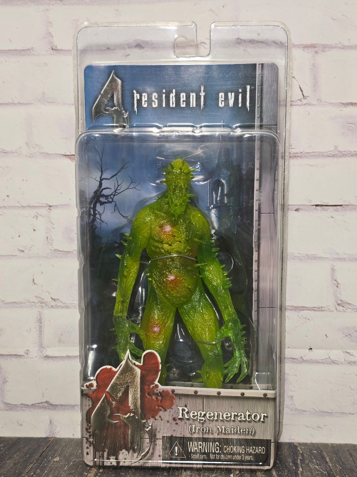 Resident Evil 4 Regenerator Iron Maiden Green Variant Action