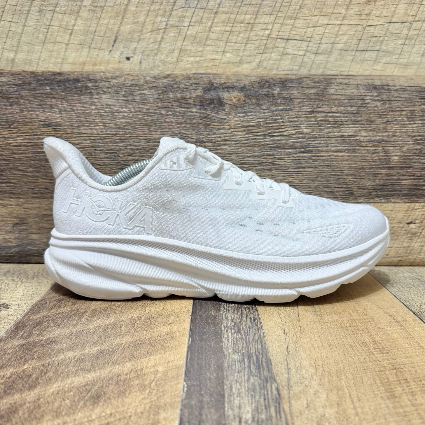 Hoka One One Clifton 9 White Athletic Running Sneaker Size 9.5B Women / 8.5B Men