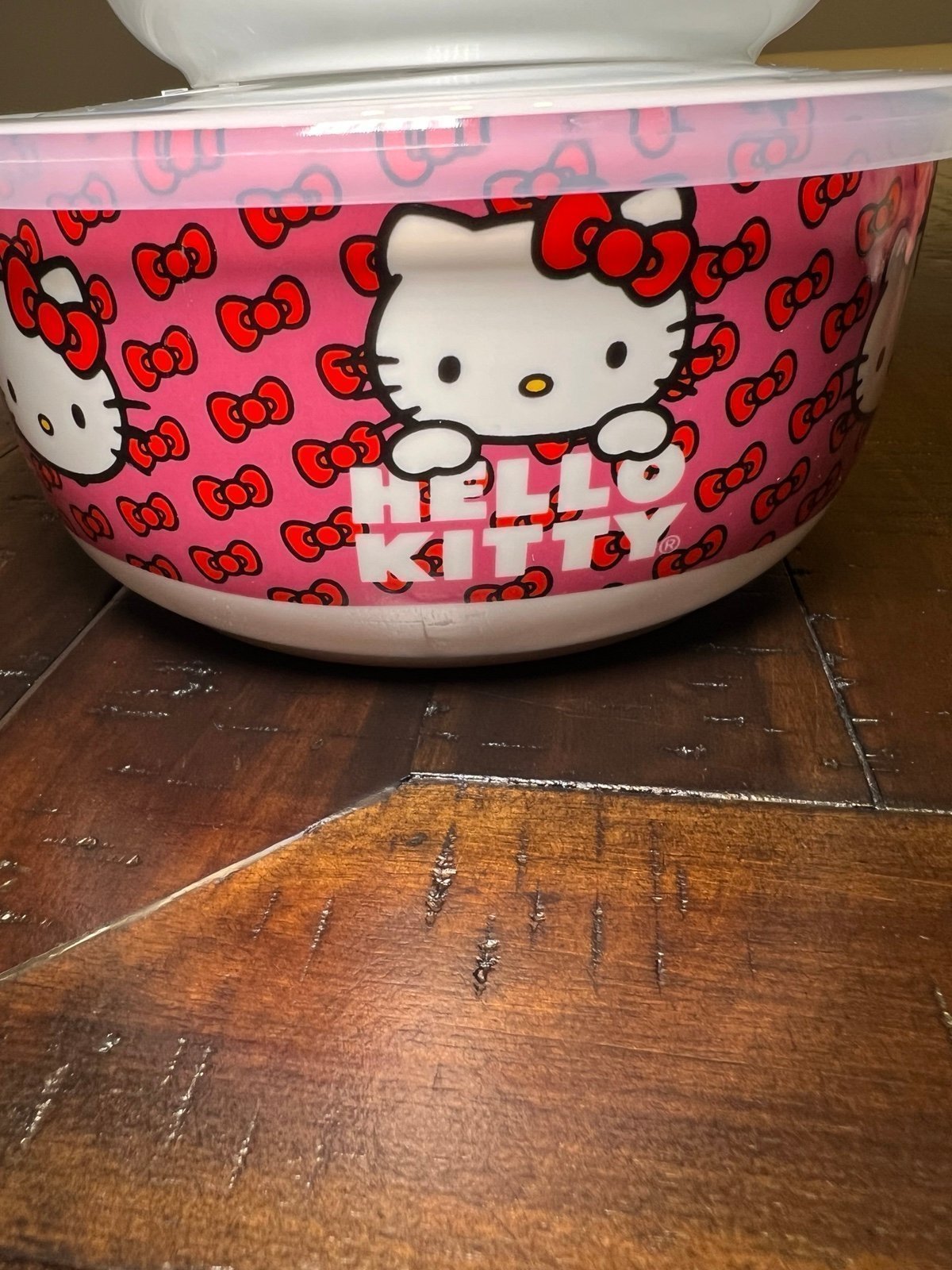 Hello Kitty Food Storage Bowls with Pressure Relief Lids