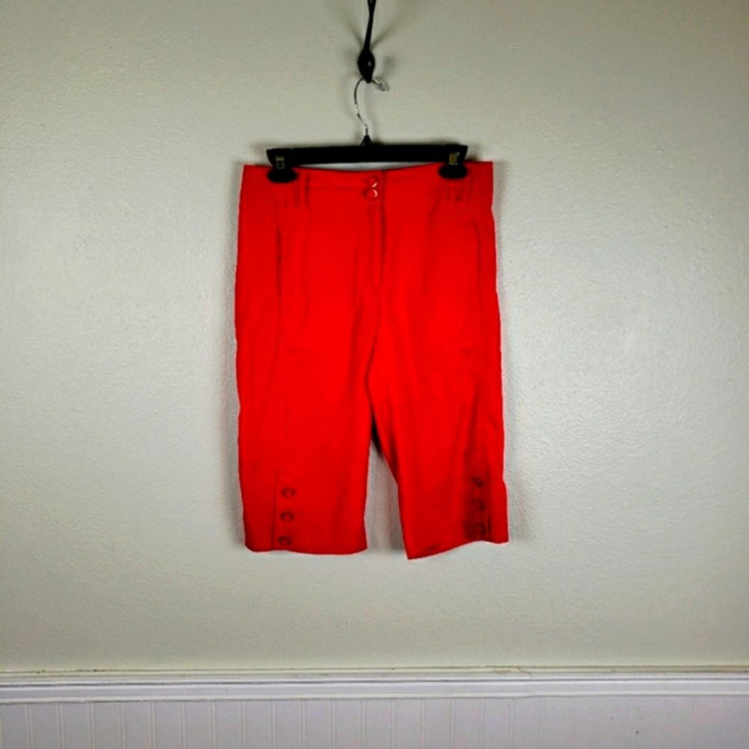 Women's Bright Red DKNY Golf Bermuda Shorts Size 04/Small