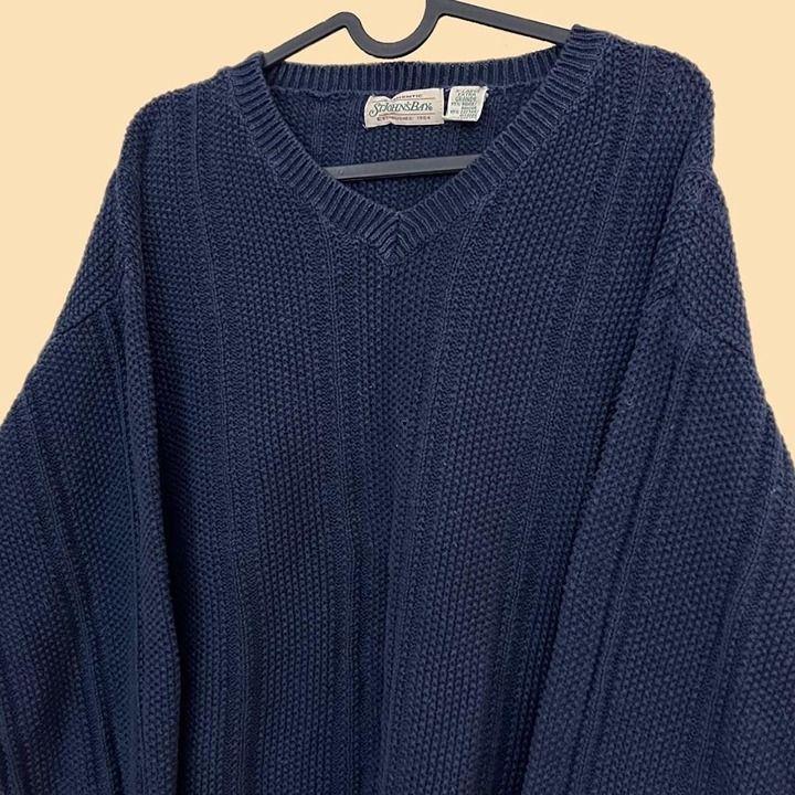 90s dark blue faded chunky knit sweater