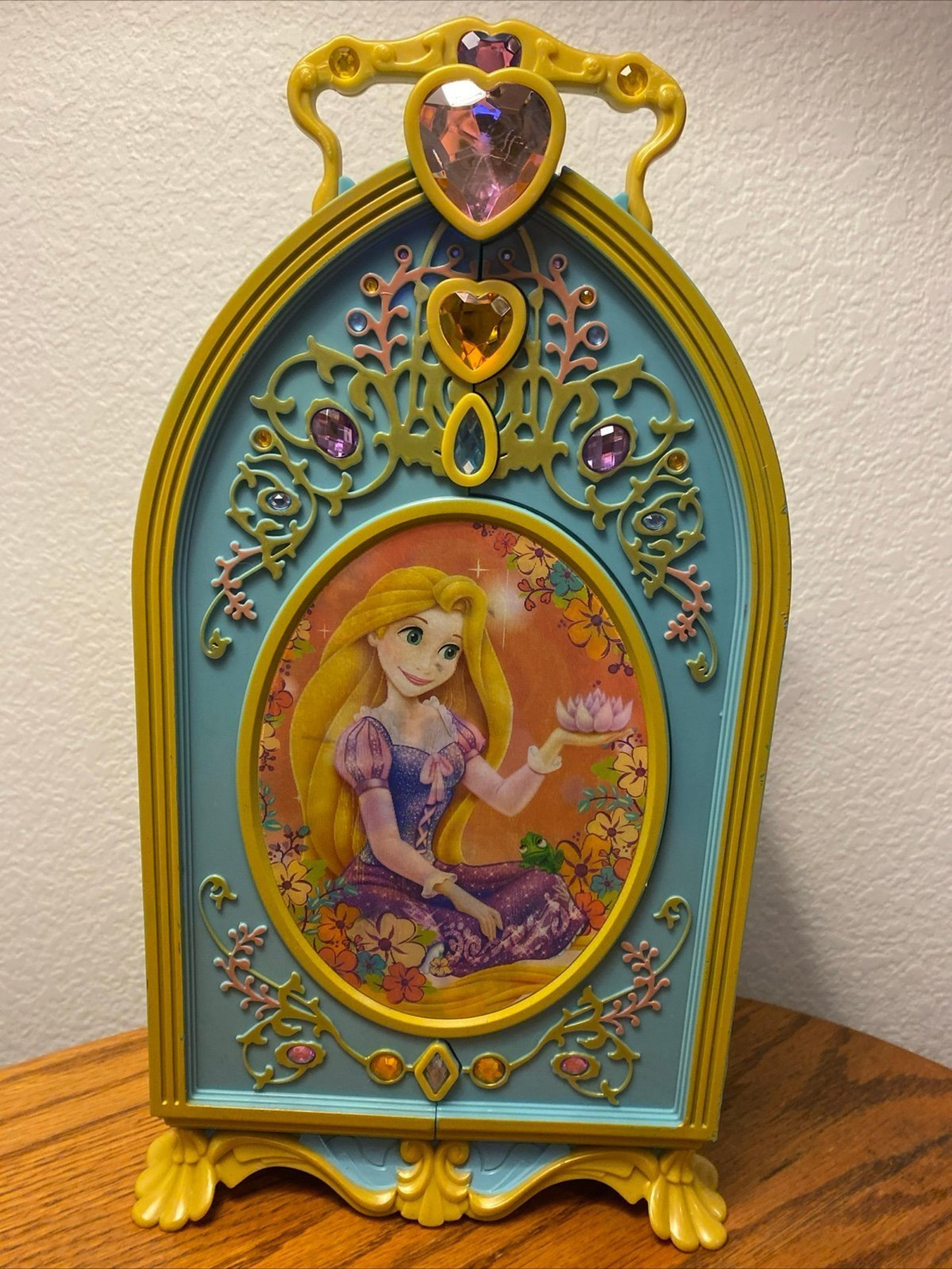 Disney Store TANGLED RAPUNZEL Wardrobe Shaped 12" Jewelry Box & Changing Graphic