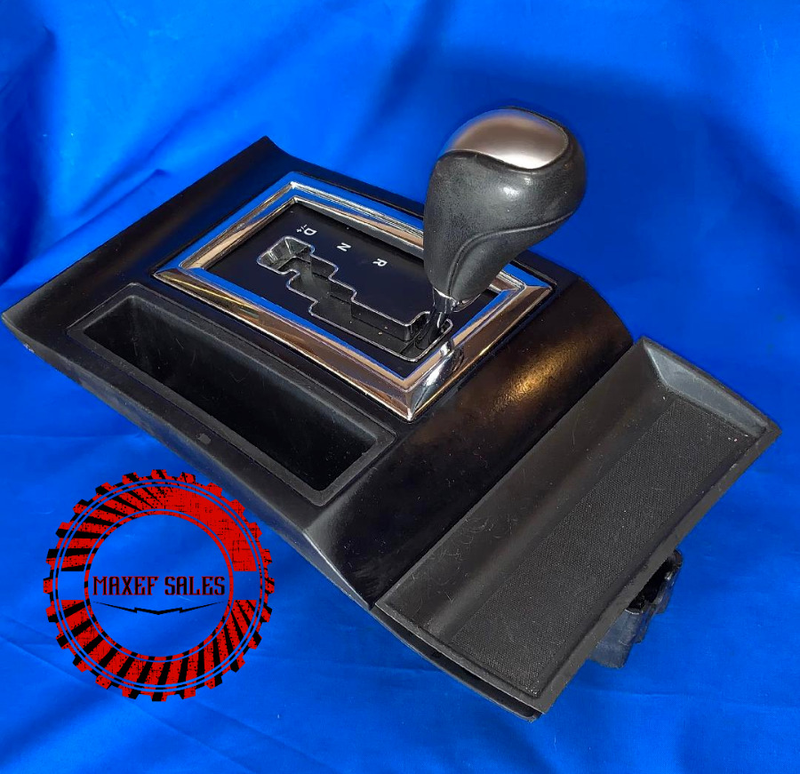 OEM 2005-2007 Chrysler 300 A/T Gear Shifter Assembly Shift with Bezel 04779388AH