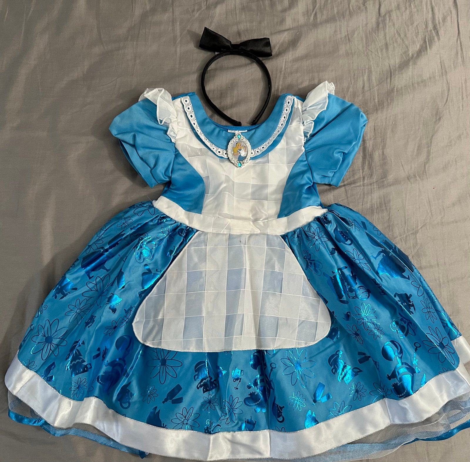 Disney Store Alice in Wonderland Toddler Girls Costume Size 4