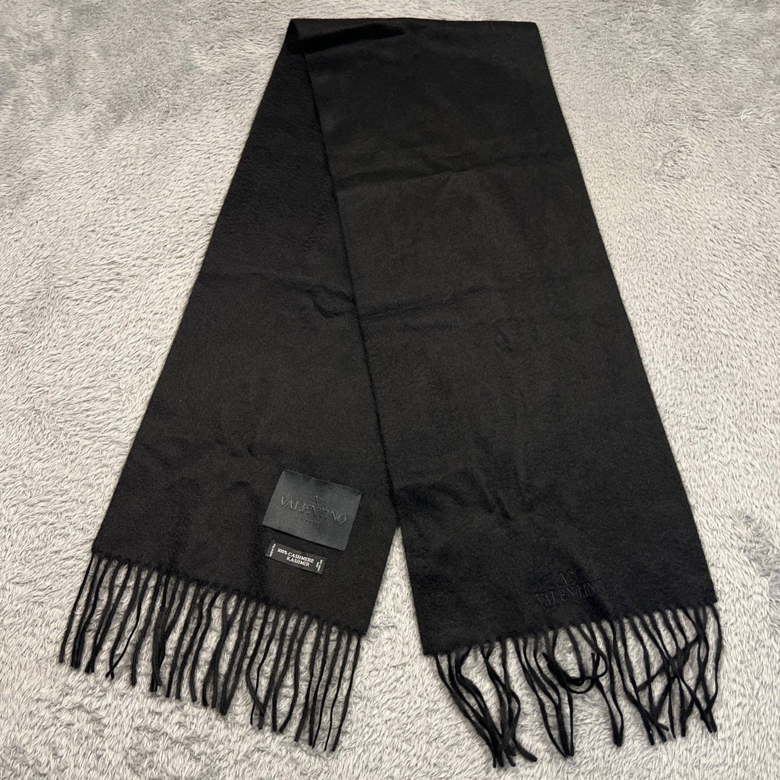 VALENTINO Women's Scarf Black 100% Cashmere Fringed Quiet Luxury Old Money