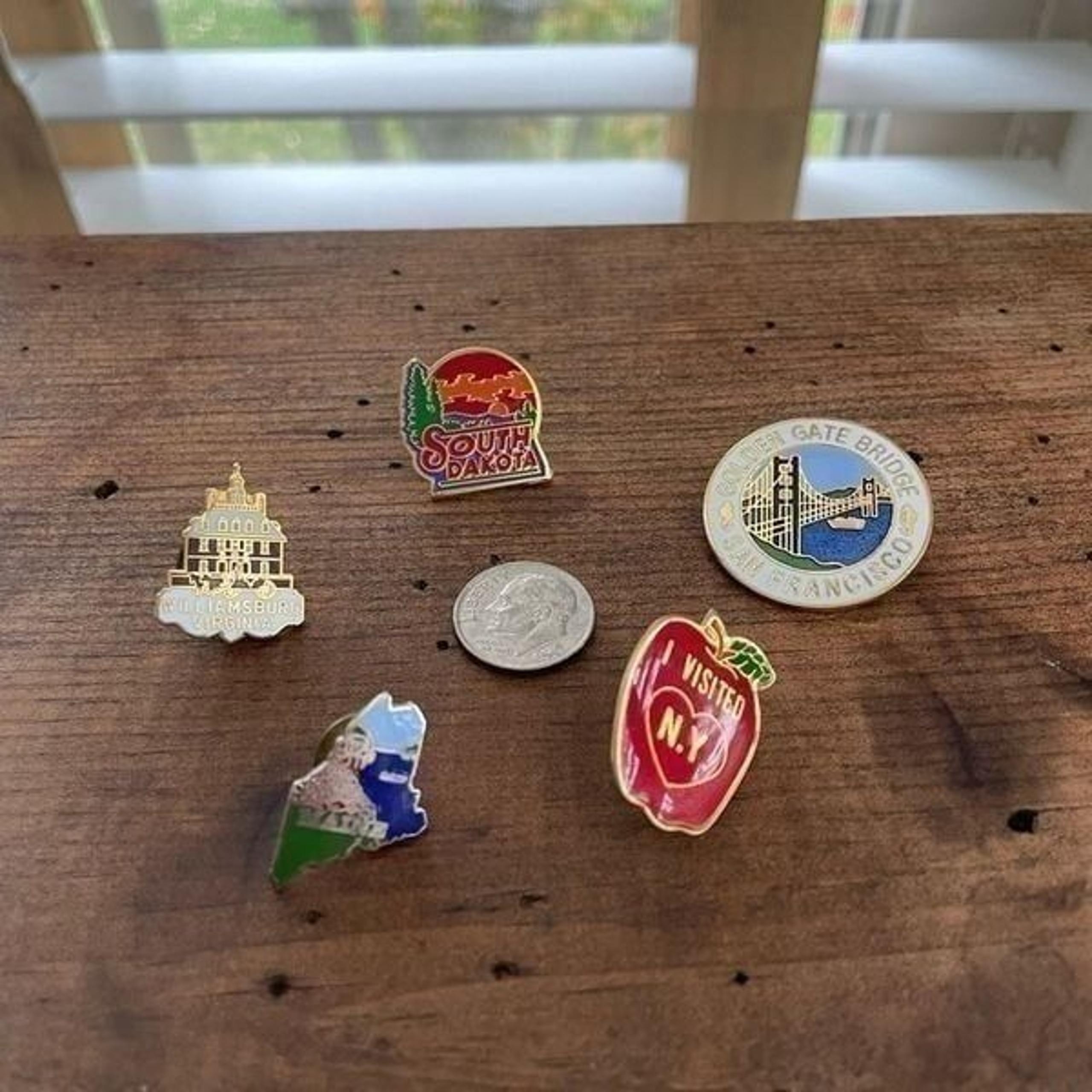 5 Vintage Travel Tourist Pins Buttons Enamel Maine NYC San Francisco South Dakot