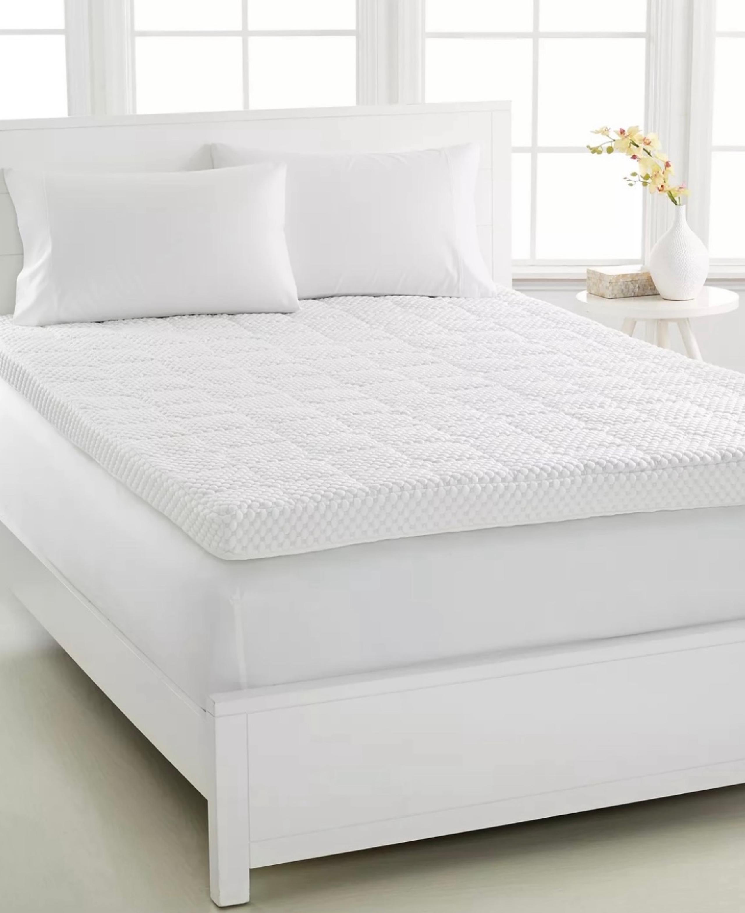 Dream Science 4” Memory Foam Mattress Topper in Queen Size by Martha Stewart