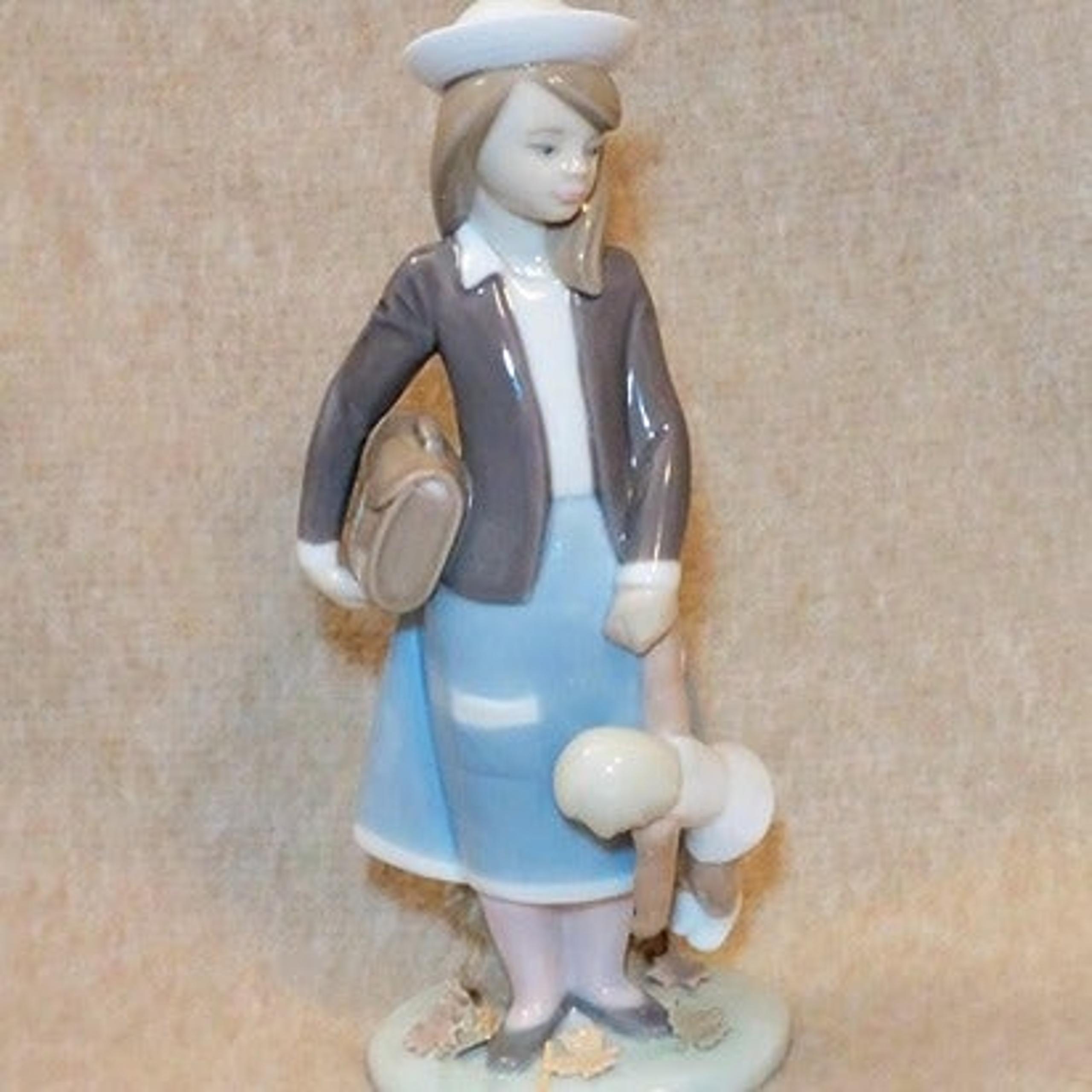 Lladro "Autumn" Home Office Collectible Decor Statue Figurine