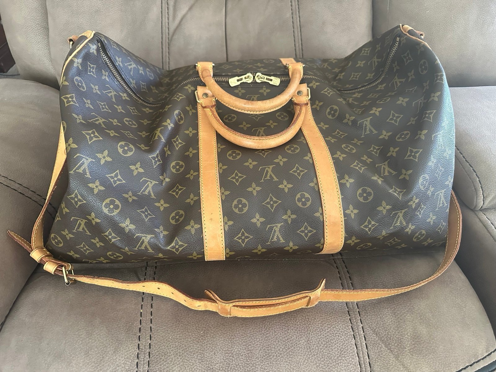 Louis Vuitton Keepall 60 Bandouliere Monogram Duffle Luggage Travel Shoulder Bag