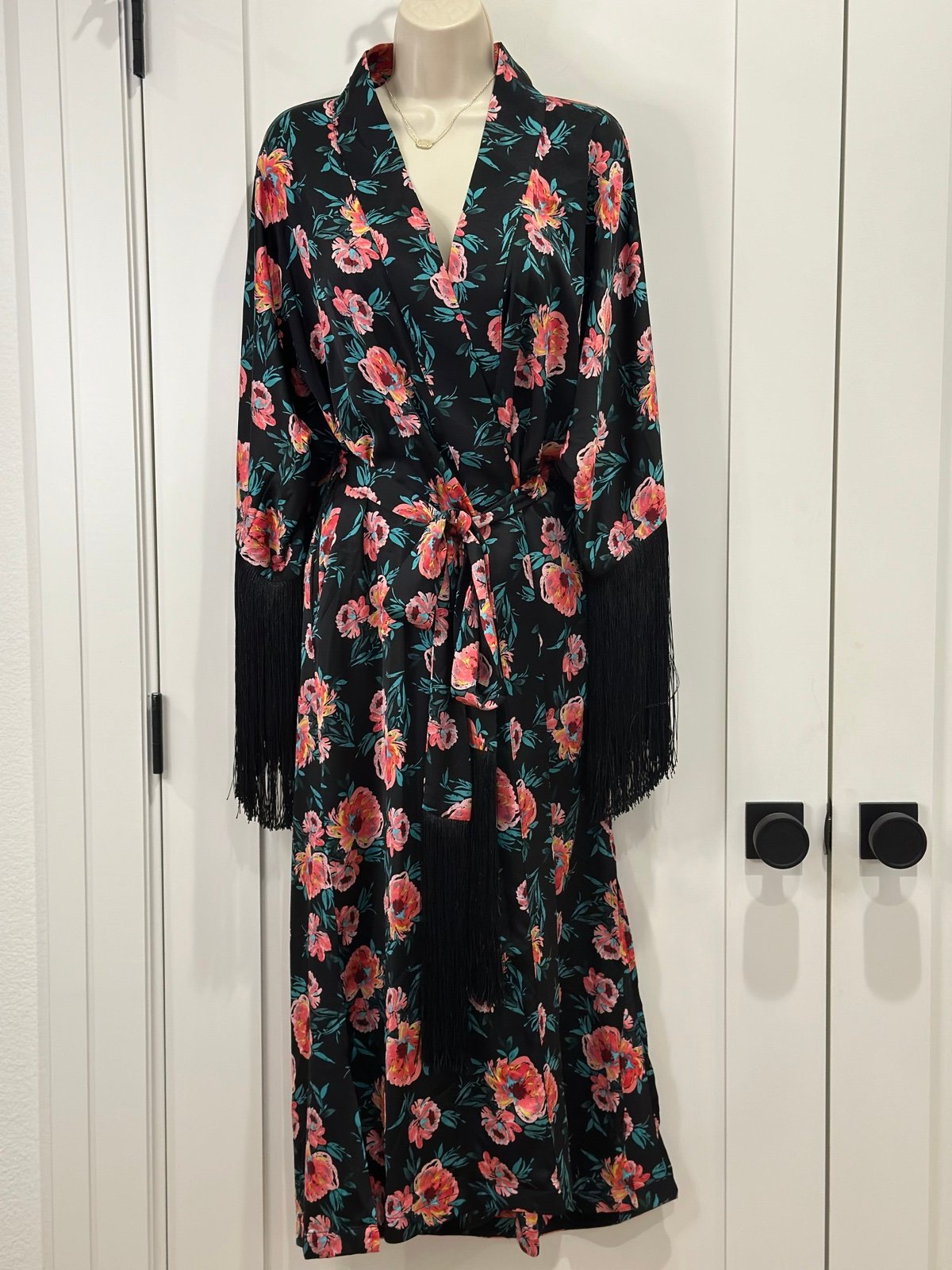 Misa Los Angeles Satin Floral Fringe Arm Black Robe/Caftan/Duster Size XS New